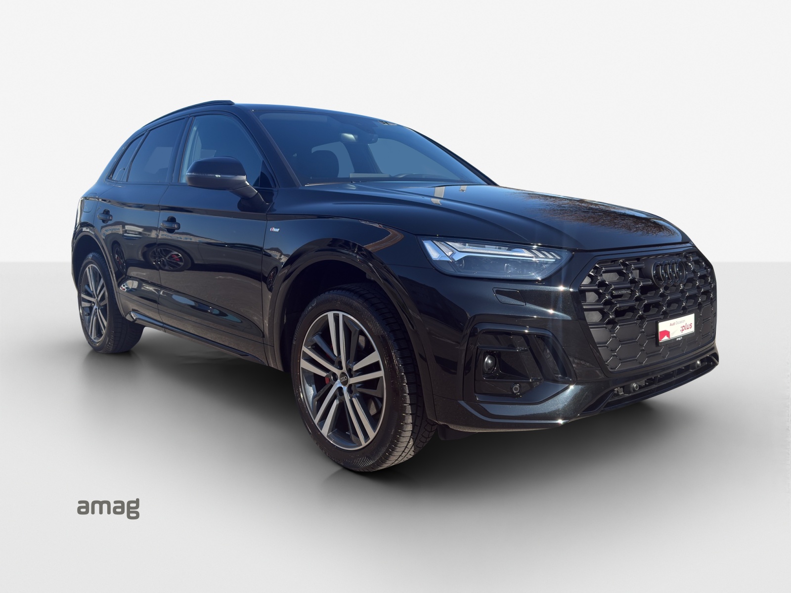 AUDI Q5 40 TDI Black Edition quattro S-tronic-image-5