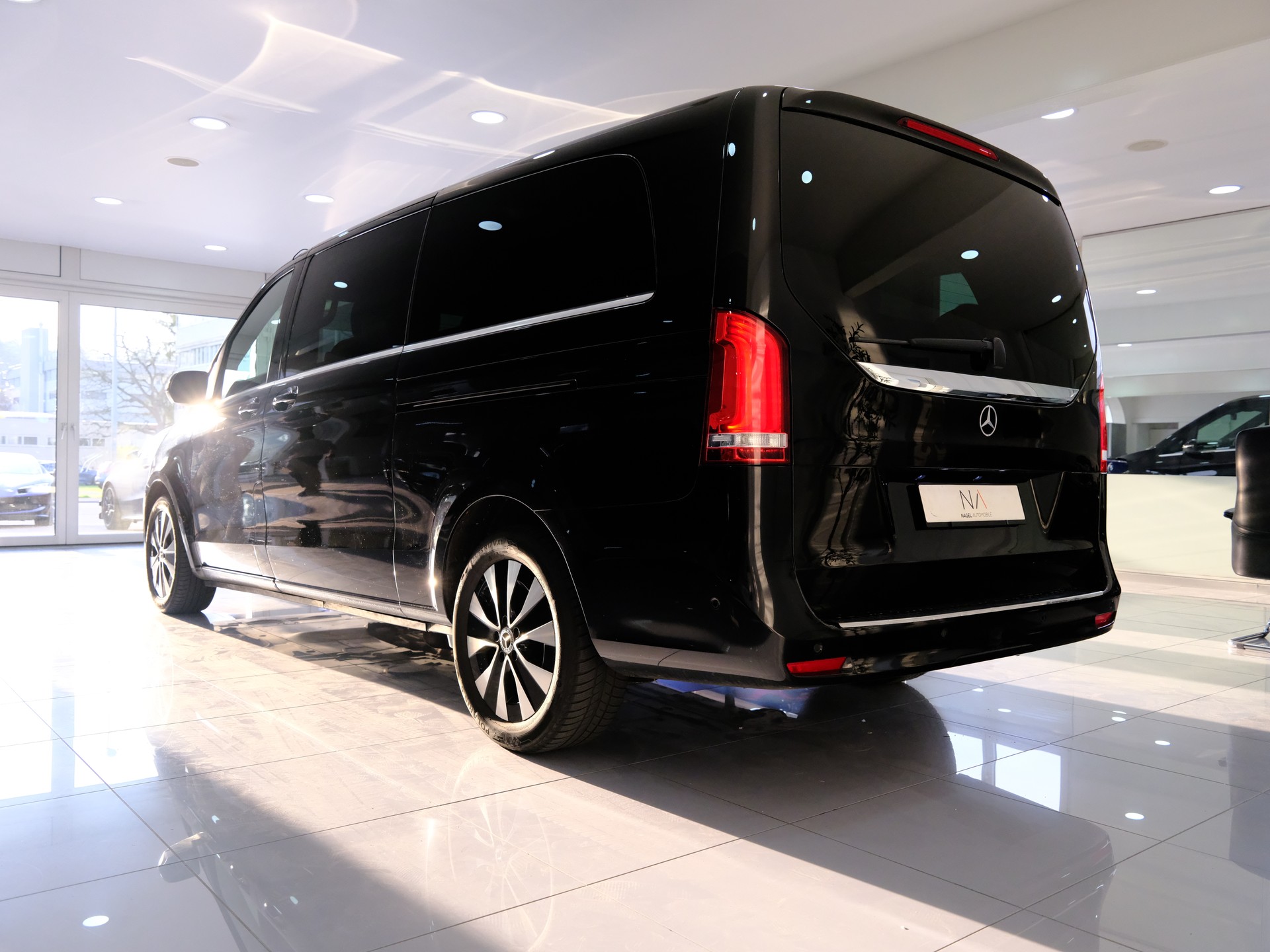 MERCEDES-BENZ V 250 d extralang 4Matic 9G-Tronic-image-4