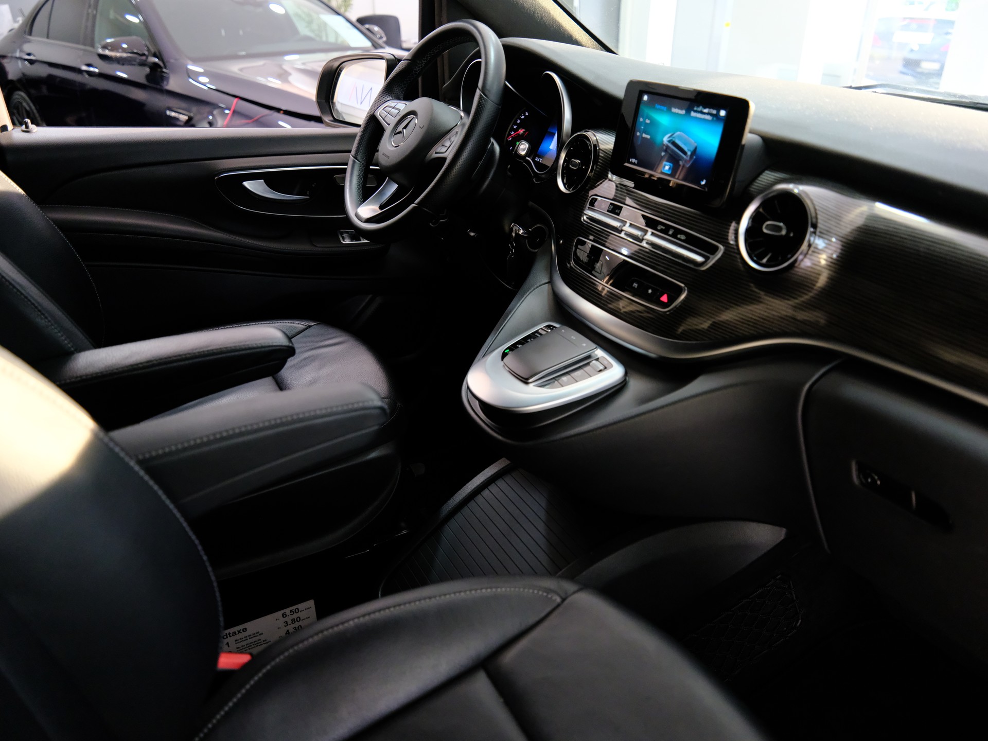 MERCEDES-BENZ V 250 d extralang 4Matic 9G-Tronic-image-13