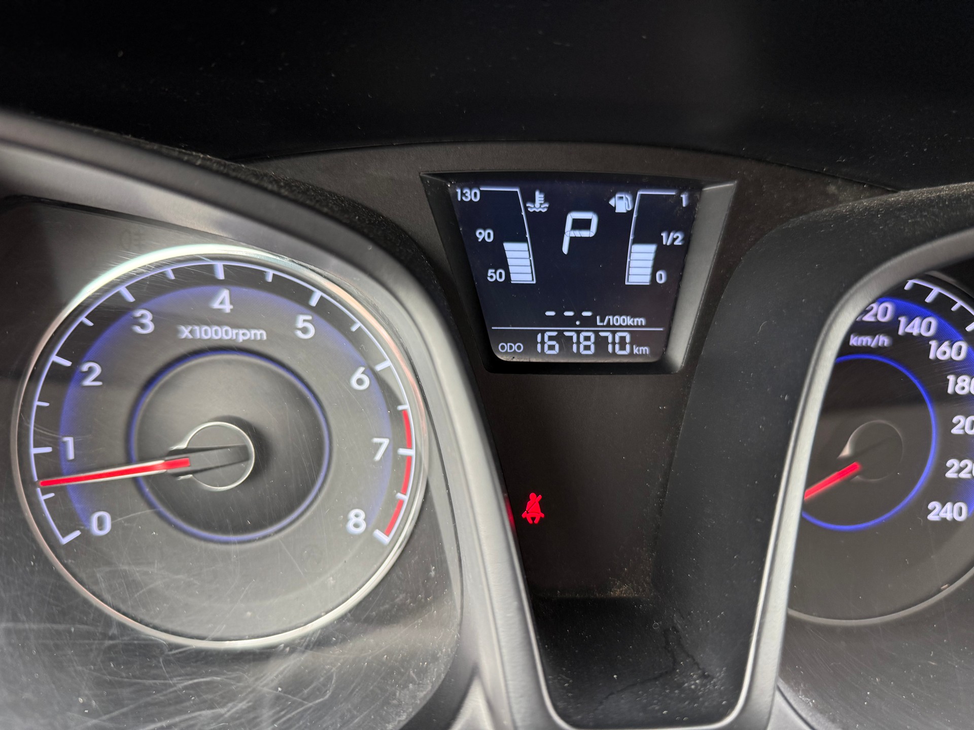 HYUNDAI iX20 1.6 Premium Automatic-image-8