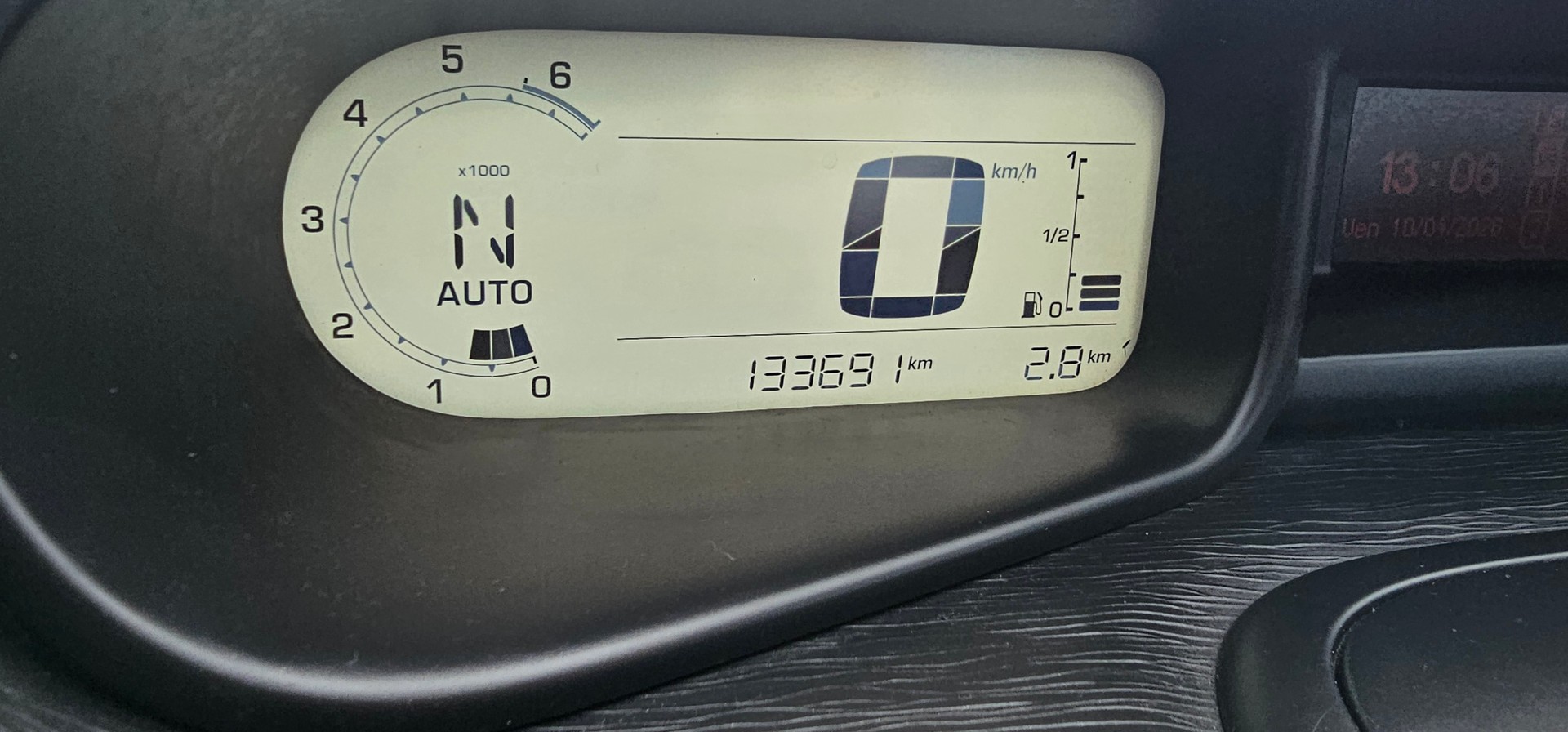 CITROEN C3 Picasso 1.6i 16V Exclusive EGS6-image-7