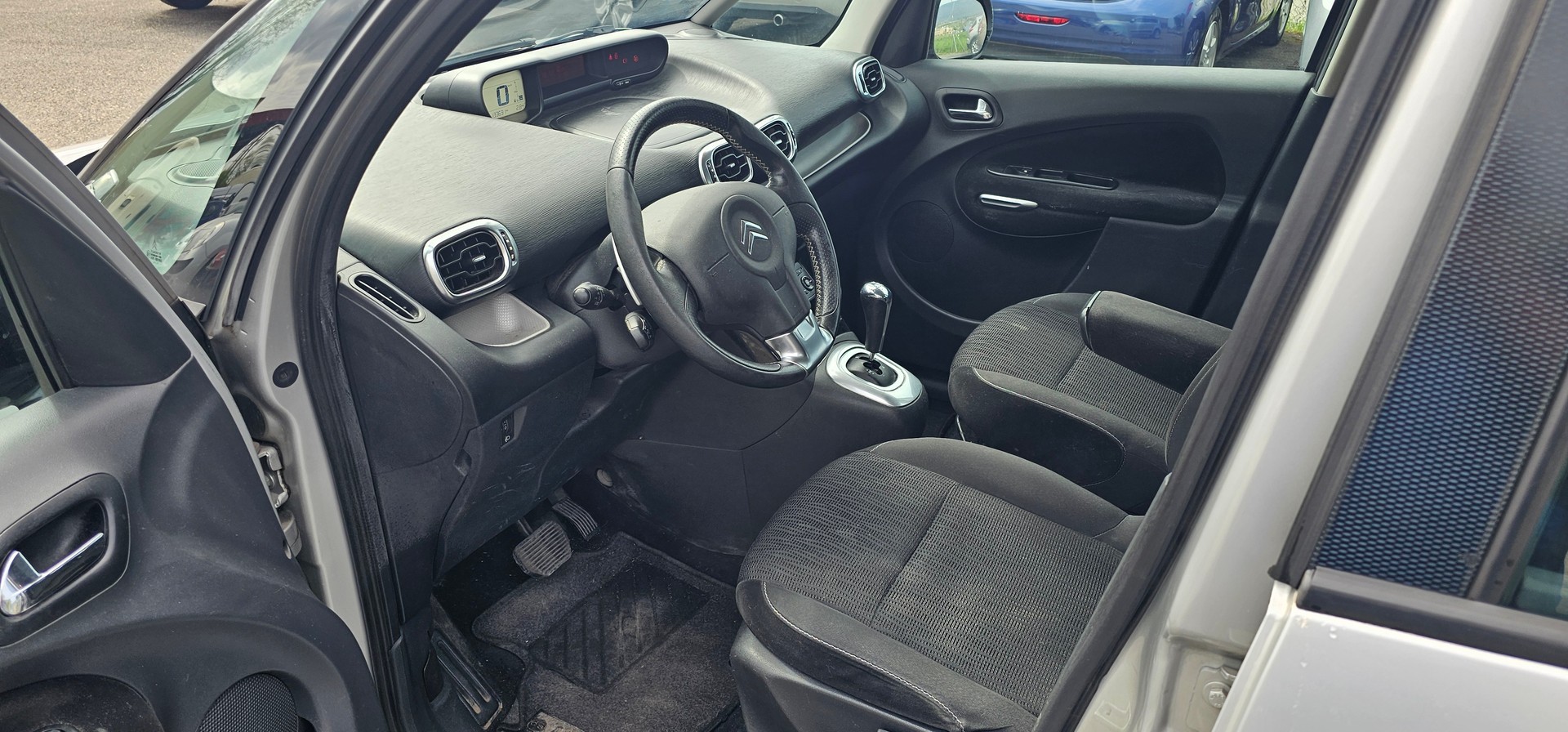 CITROEN C3 Picasso 1.6i 16V Exclusive EGS6-image-4