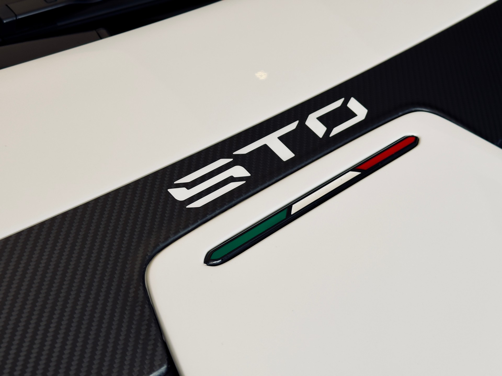 LAMBORGHINI STO Coupé DCT RWD-image-6