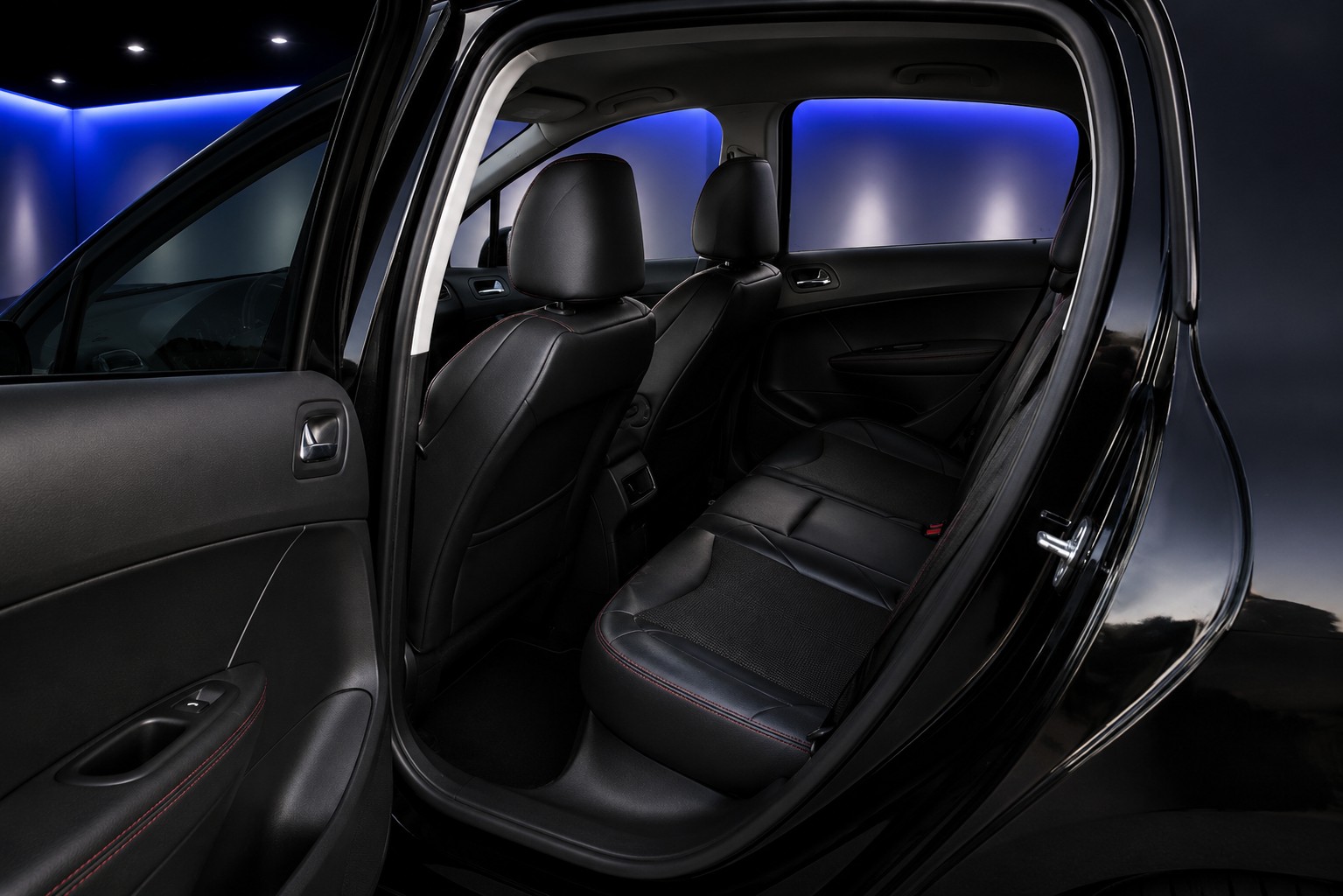 PEUGEOT 308 1.6 16V Turbo Swiss Edition Automatic-image-9