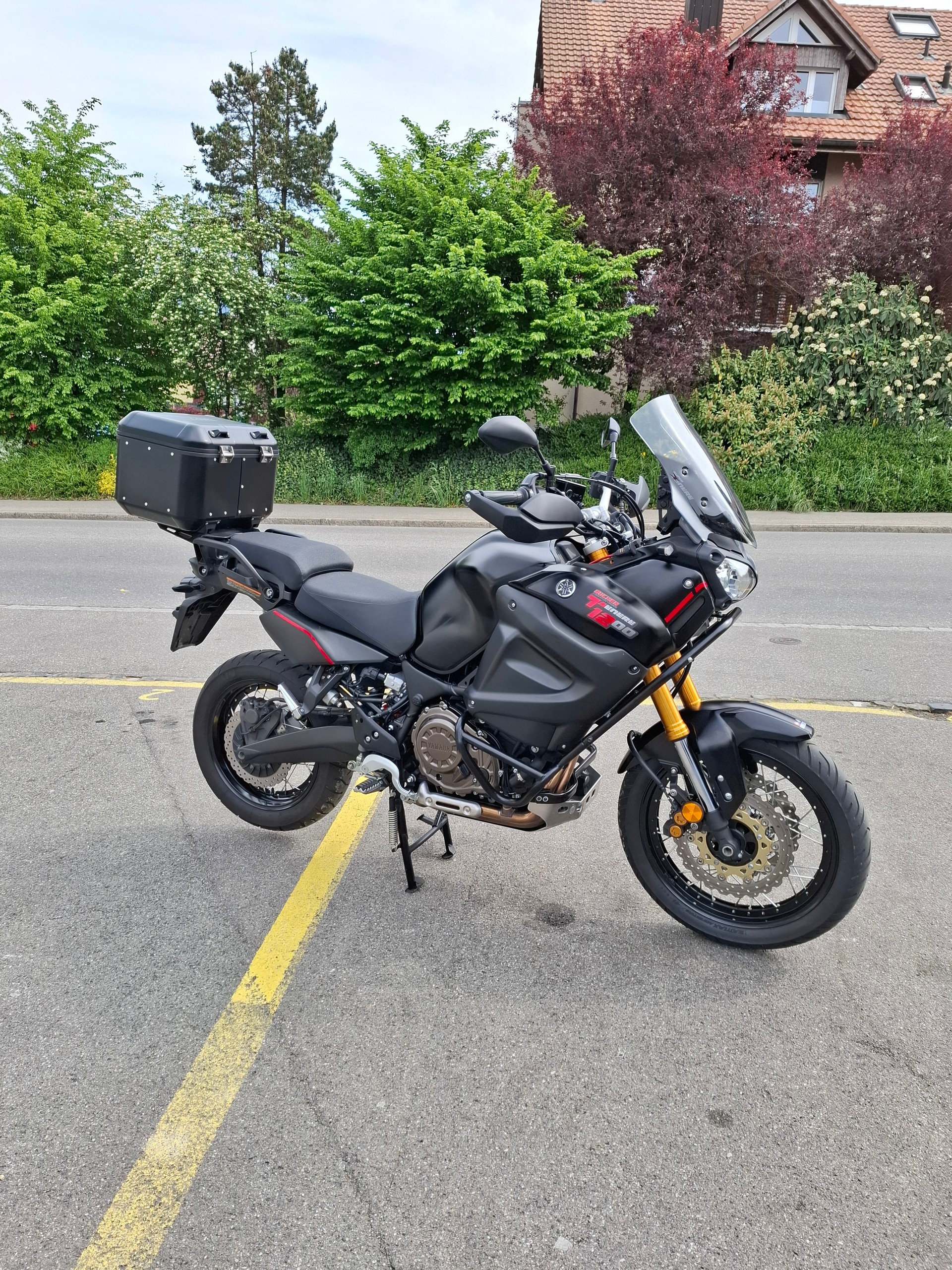YAMAHA XT 1200 ZE Super Ténéré-image-1