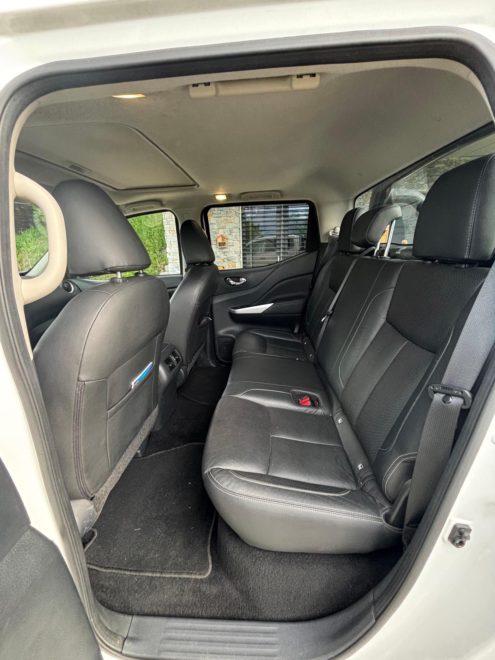 NISSAN 2.3 dCi Double Cab Tekna-image-3