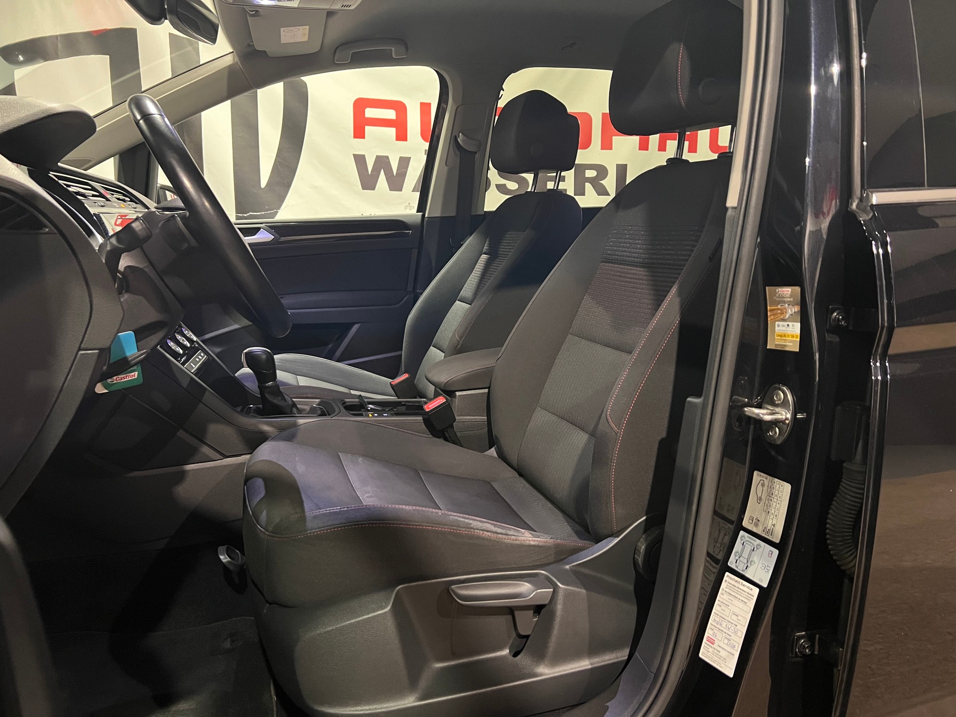 VW Touran 1.4 TSI BlueMotion Technology Sound DSG-image-11