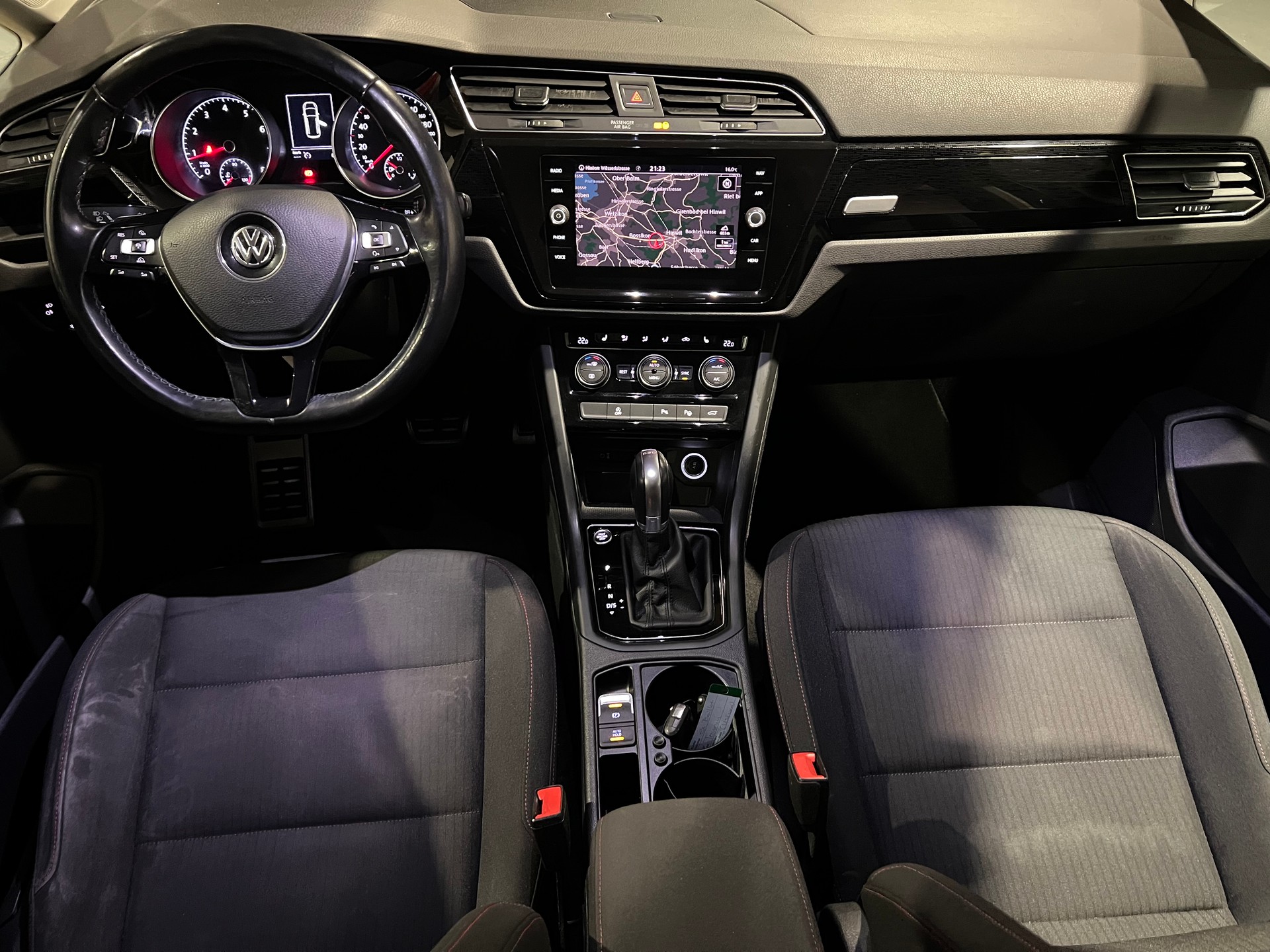 VW Touran 1.4 TSI BlueMotion Technology Sound DSG-image-9