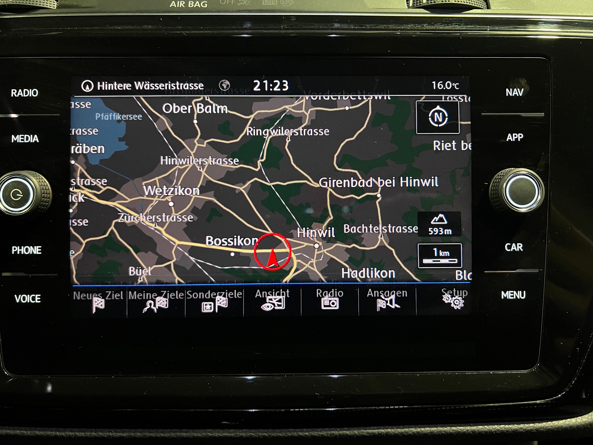 VW Touran 1.4 TSI BlueMotion Technology Sound DSG-image-15