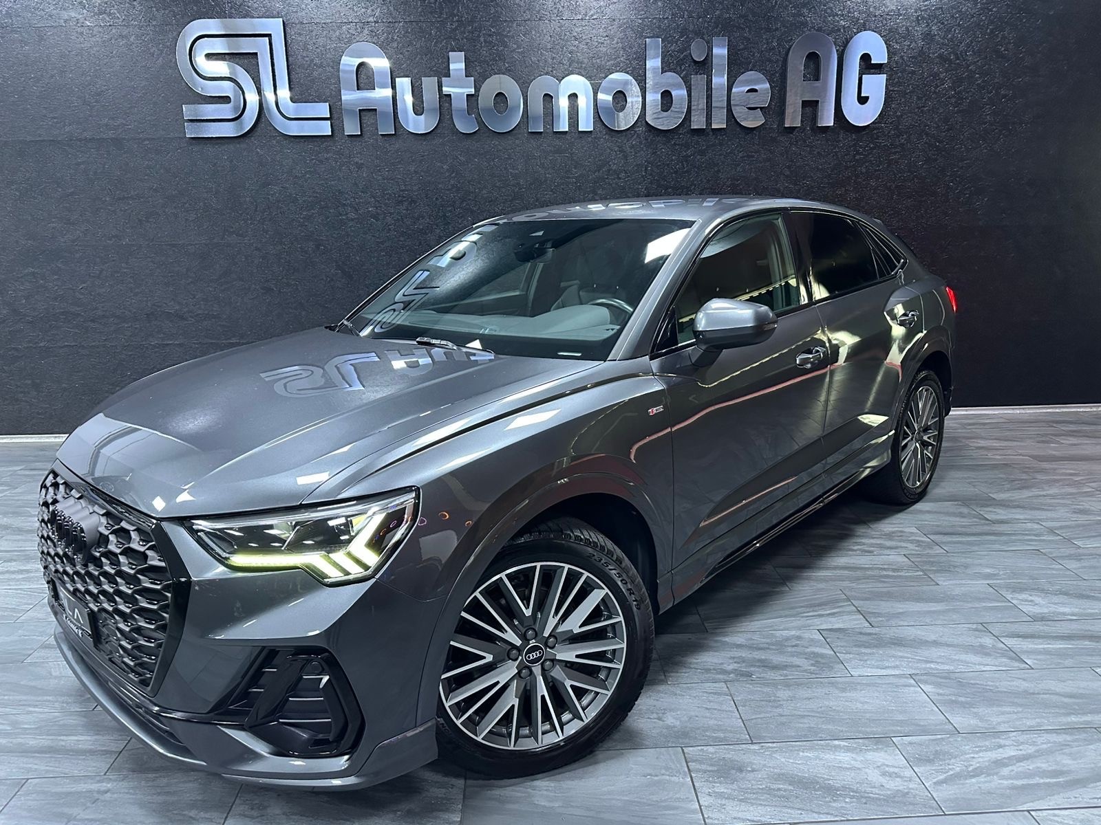 AUDI Q3 Sportback 35 TDI S line Attraction quattro S-tronic / Leasing ab 299.- Monate-showroom-element-1