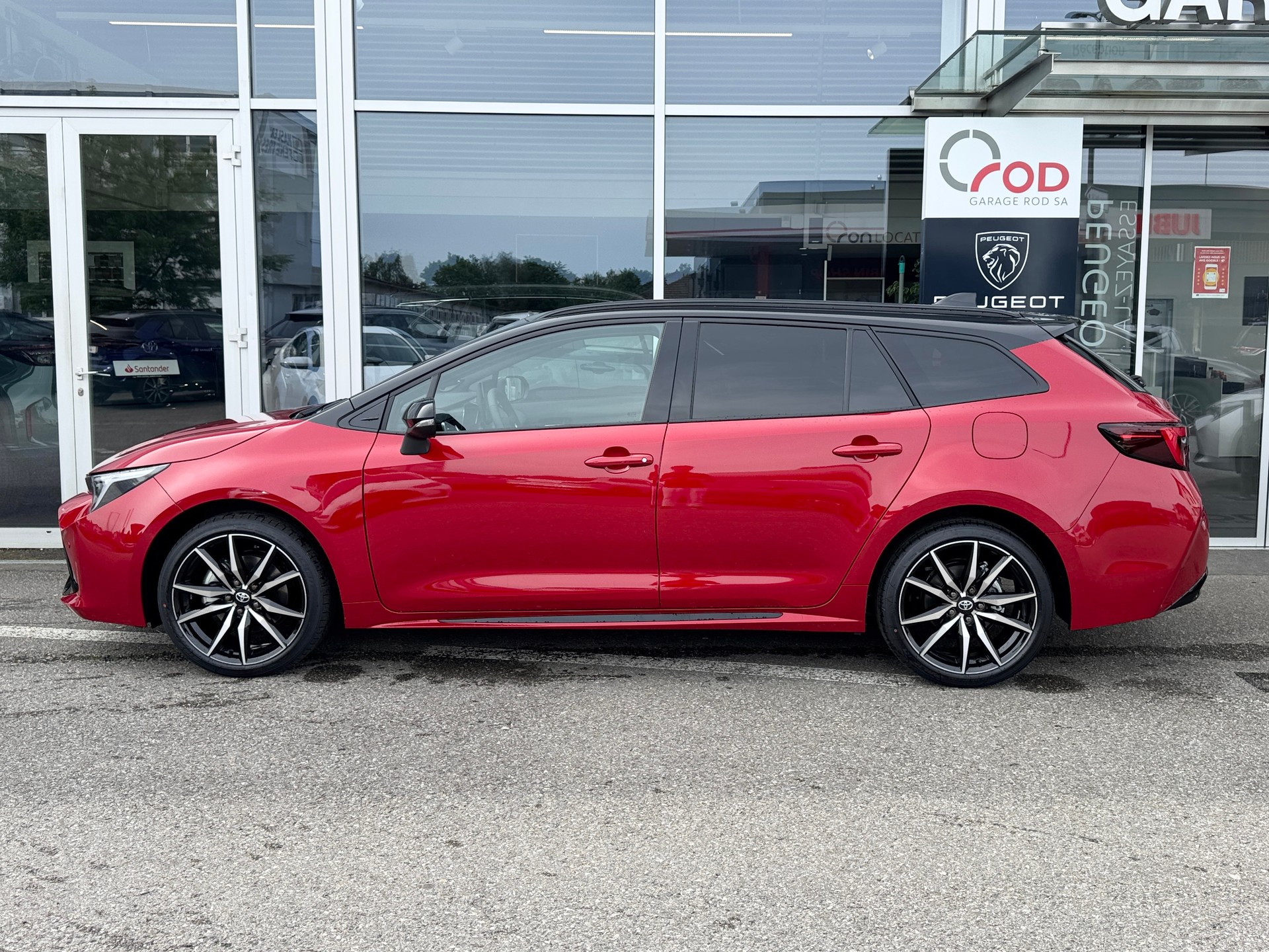 TOYOTA Corolla Touring Sports 2.0 HSD GR Sport e-CVT-image-4