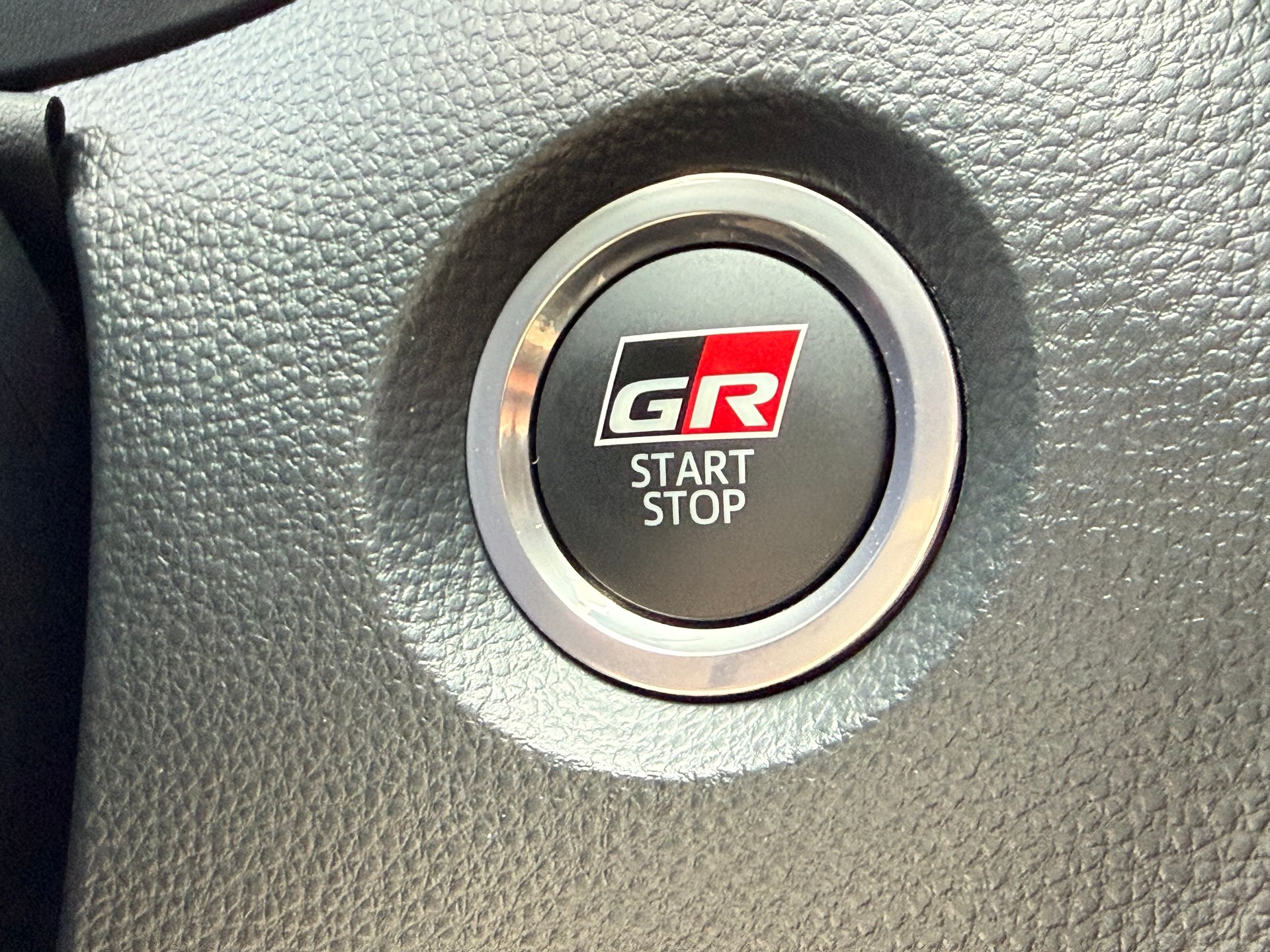TOYOTA Corolla Touring Sports 2.0 HSD GR Sport e-CVT-image-24