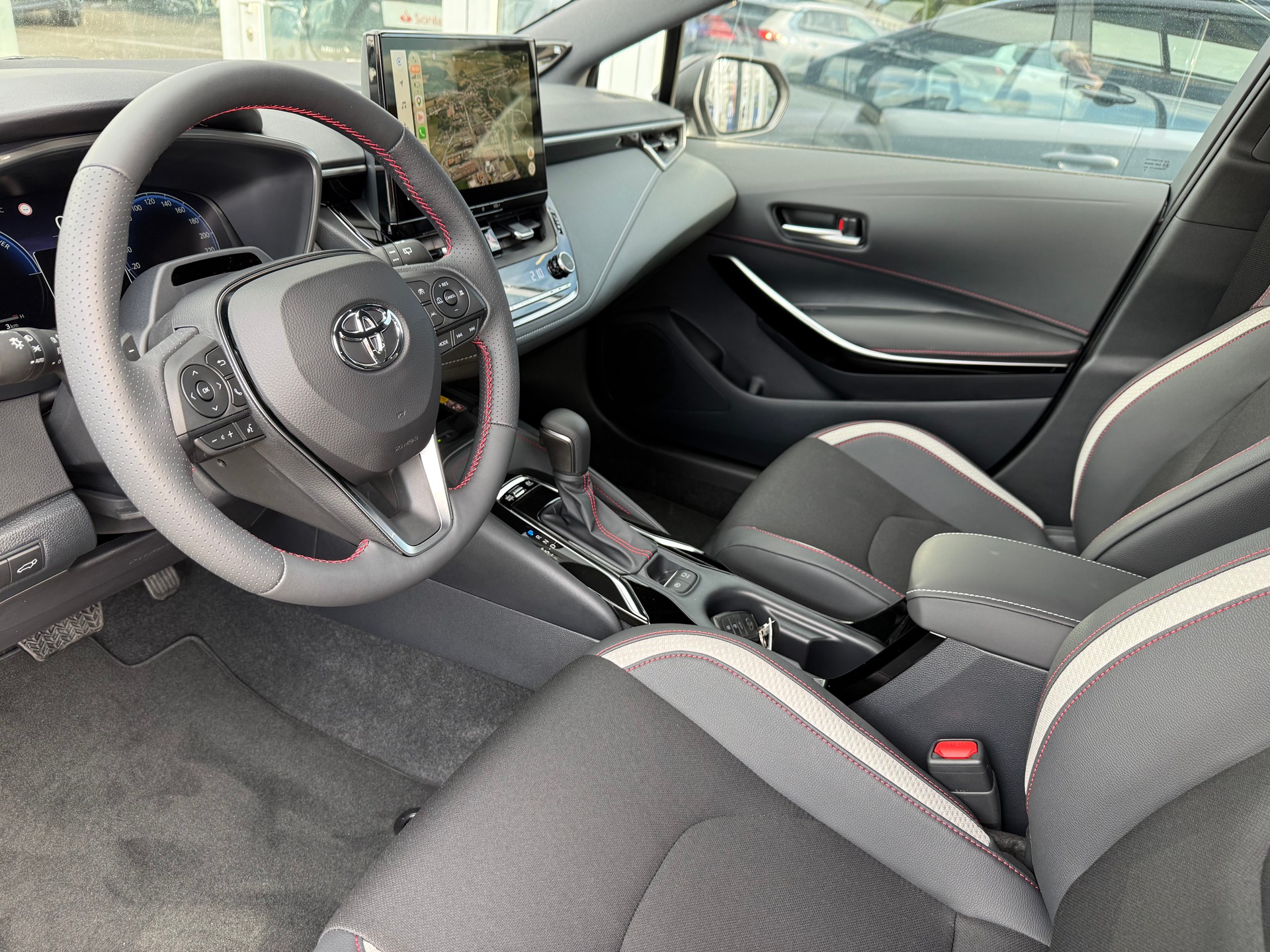 TOYOTA Corolla Touring Sports 2.0 HSD GR Sport e-CVT-image-11