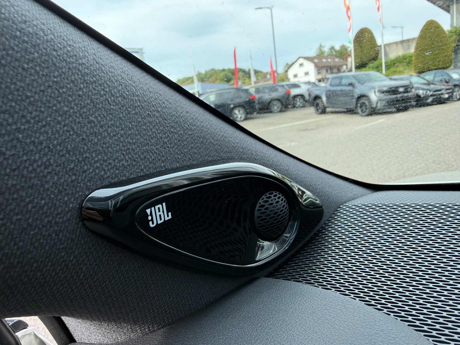TOYOTA Corolla Touring Sports 2.0 HSD GR Sport e-CVT-image-16
