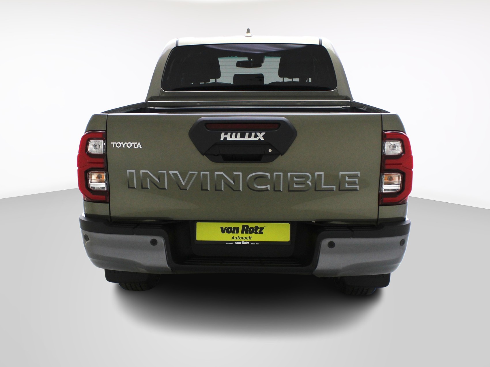 TOYOTA Hilux Double Cab.-Pick-up 2.8 D-4D MHEV 204 Invincible-showroom-element-2