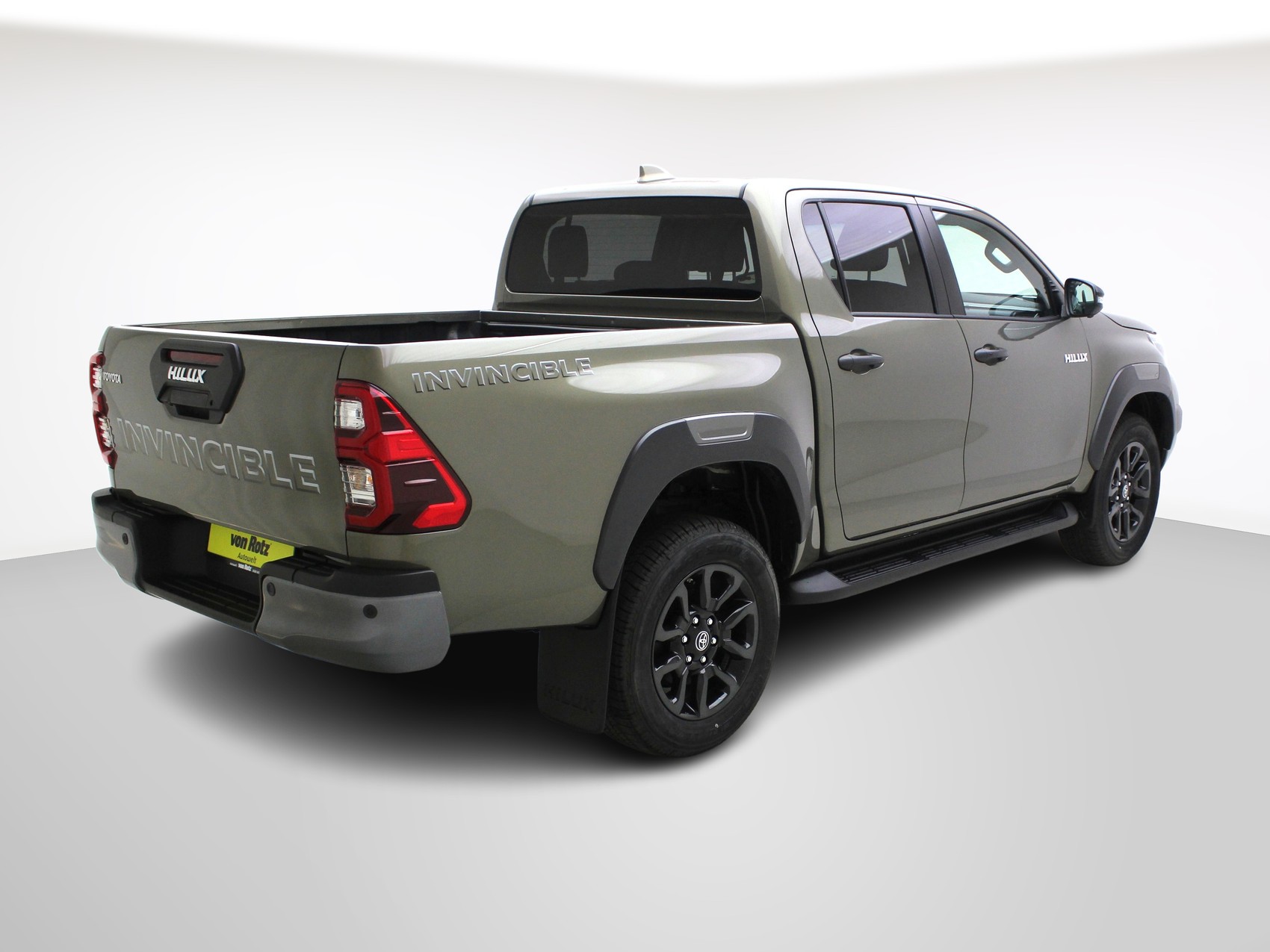 TOYOTA Hilux Double Cab.-Pick-up 2.8 D-4D MHEV 204 Invincible-showroom-element-3