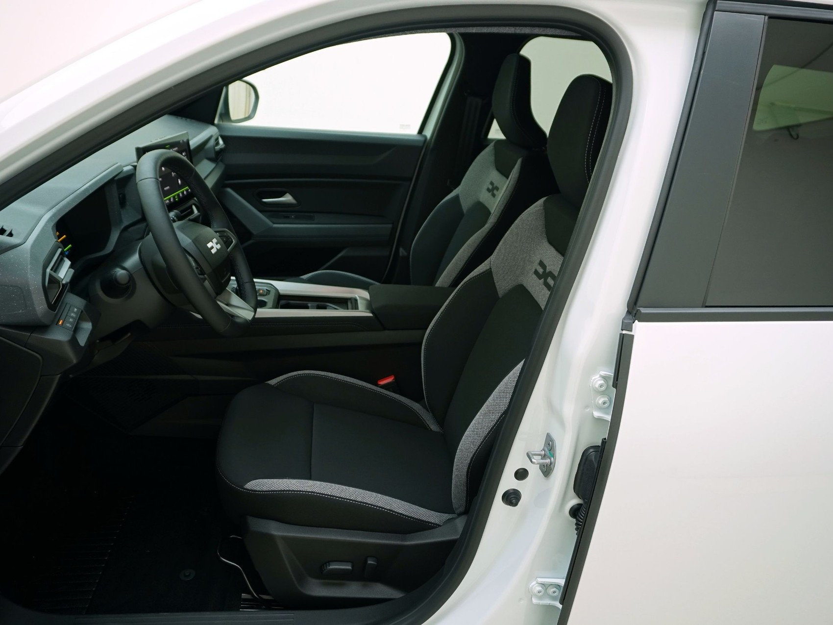 DACIA Bigster 1.8 Hybrid Journey-image-11
