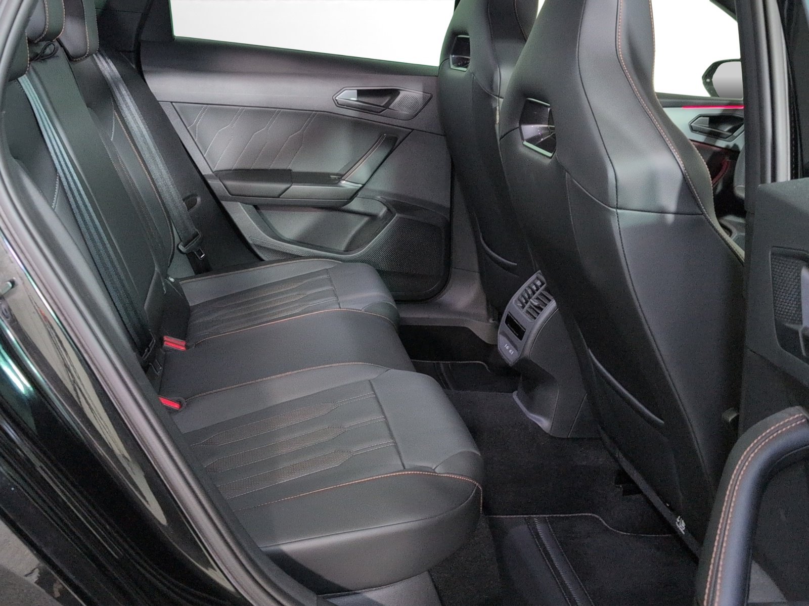CUPRA LEON ST 1.4 e-HYBRID pHEV DSG-image-8