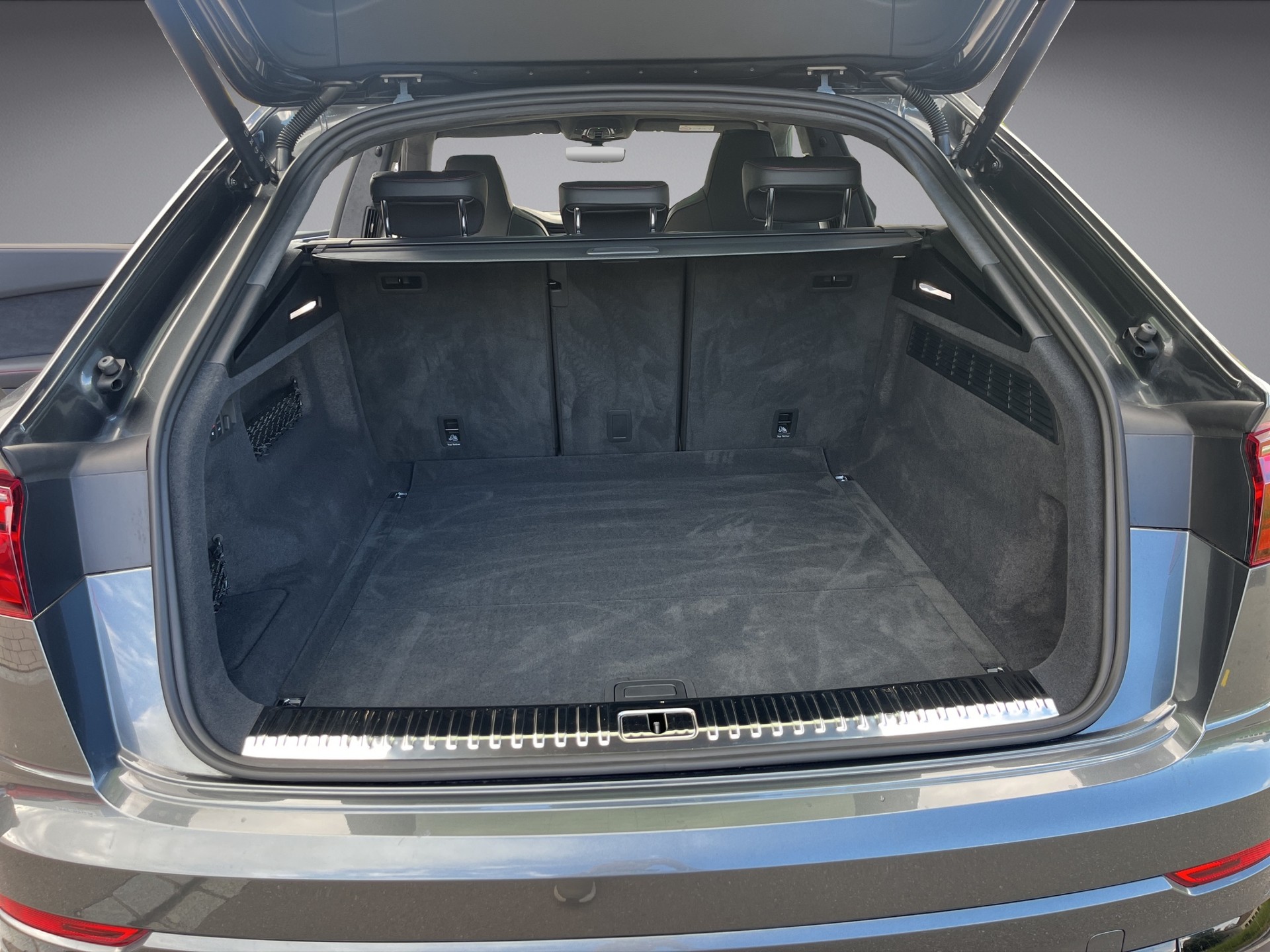 AUDI Q8 SUV TDI qu.210 kW tiptr. *23"Alu,B&O Advanced, VOLL! Np Fr. 164'310.-*-image-11
