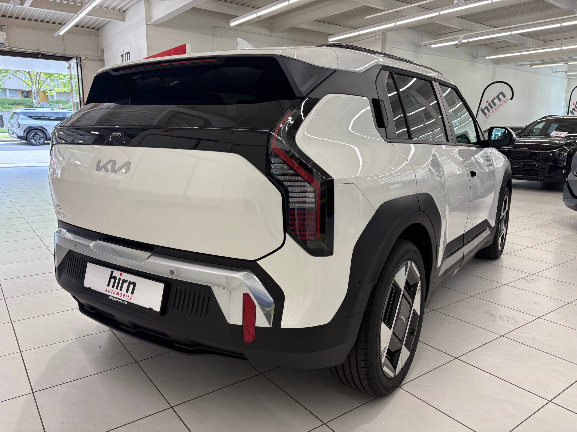 KIA EV3 81 kWh Earth+-image-4
