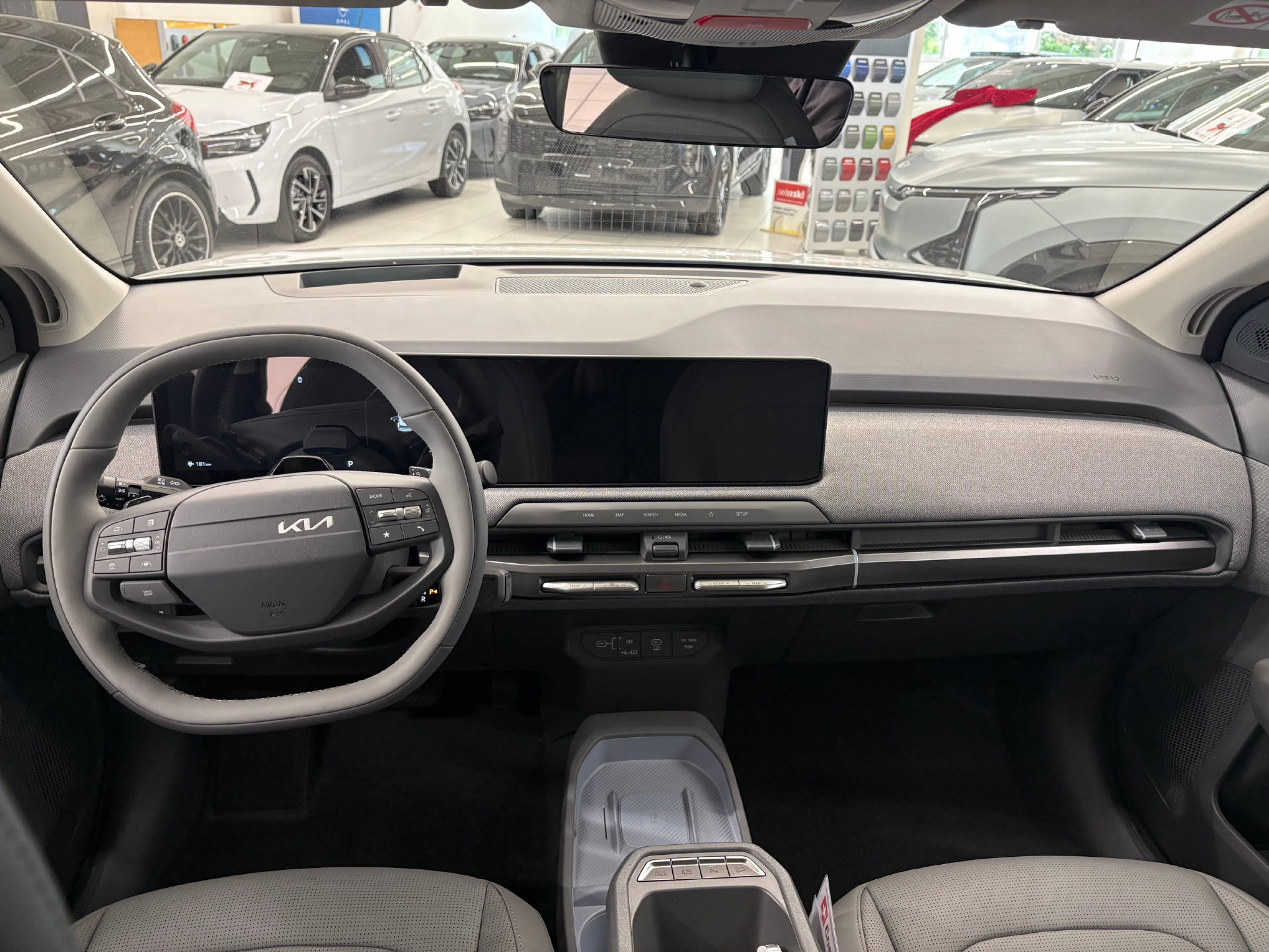KIA EV3 81 kWh Earth+-image-6