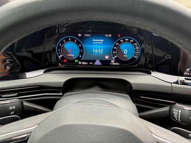VW Golf 1.5 eTSI mHEV ACT R-Line DSG-image-10