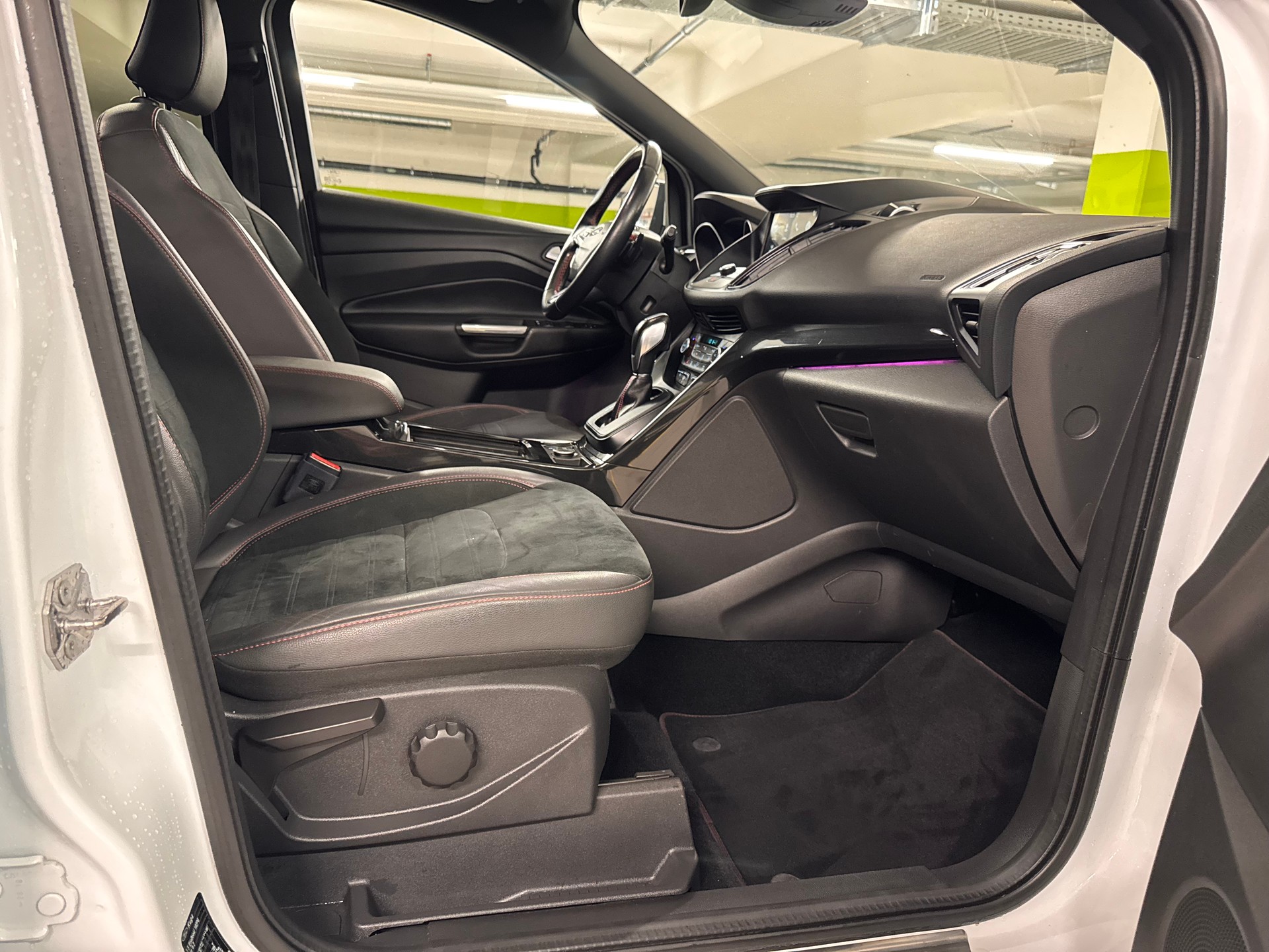 FORD Kuga 1.5 SCTi ST Line 4WD Automatic-image-13