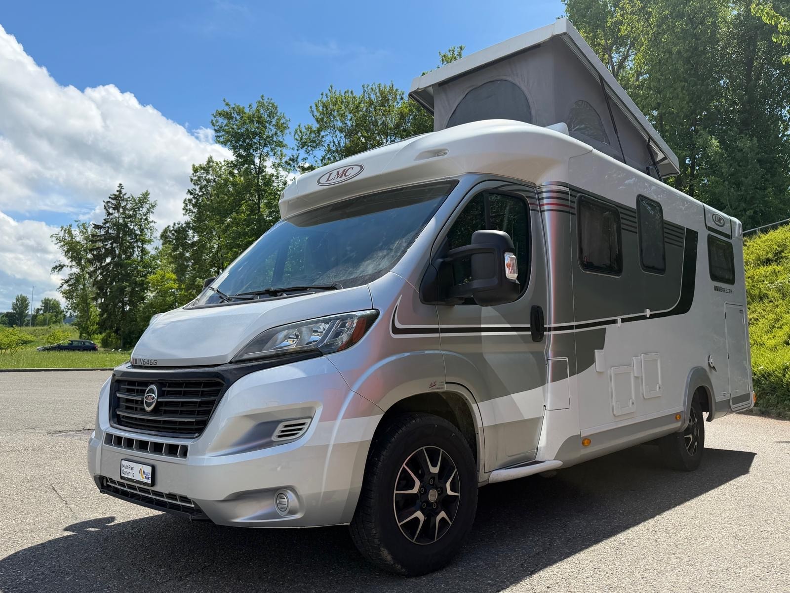 LMC LMC Breezer V646 G – Automat (150 PS) | Längsbetten & Aufstelldach | 4 Personen | Doppel-Garantie-showroom-element-2