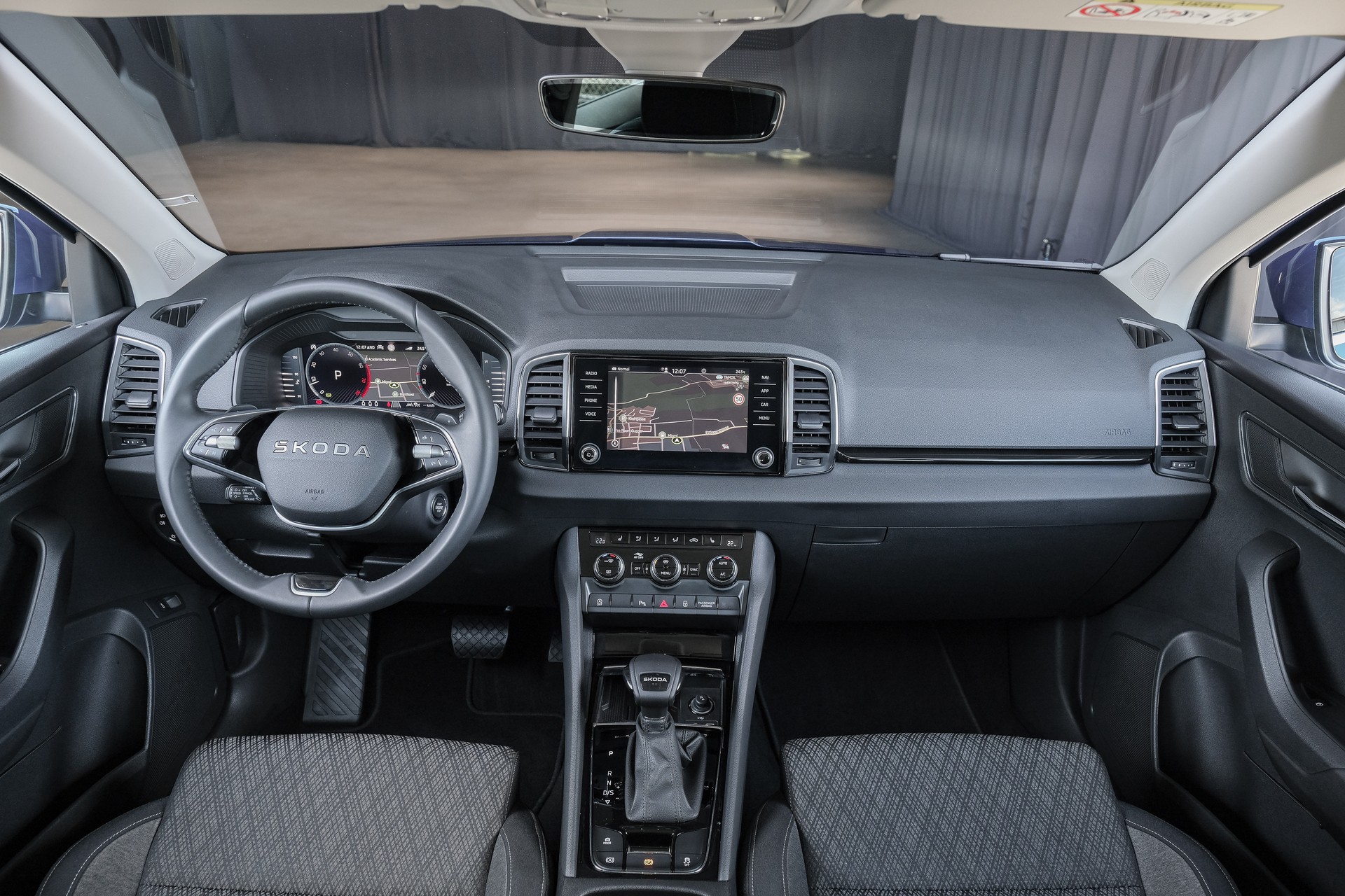 SKODA Karoq 1.5 TSI Top Selection DSG-image-13