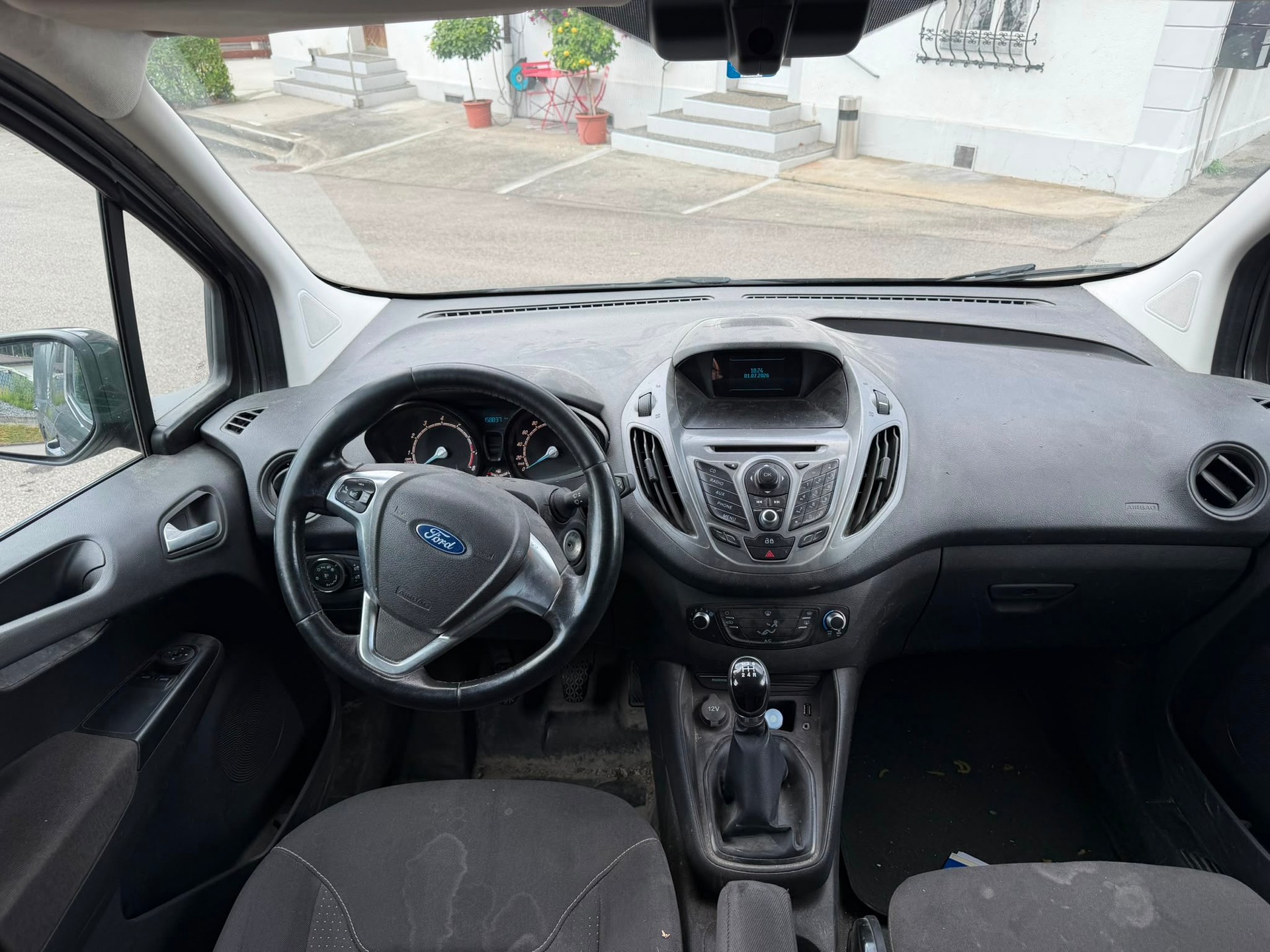 FORD Transit Courier Van 1.0 EcoBoost Ambiente-image-8