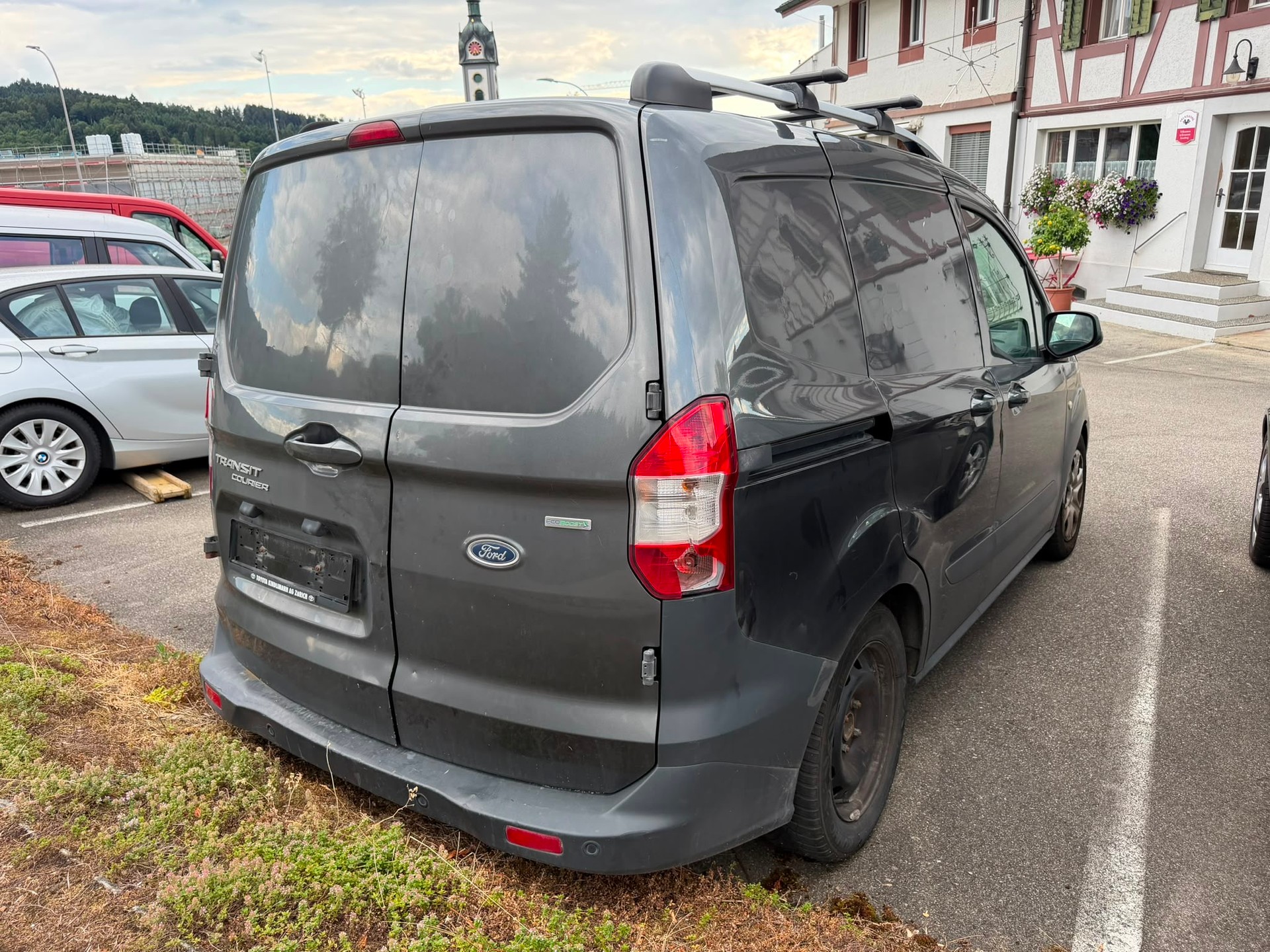 FORD Transit Courier Van 1.0 EcoBoost Ambiente-image-6