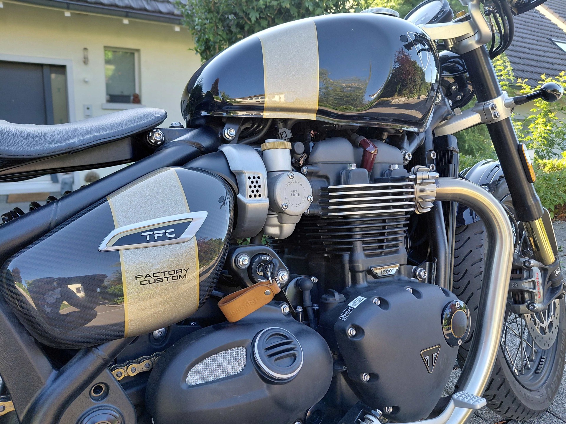 TRIUMPH Bonneville 1200 Bobber TFC 2025-image-6