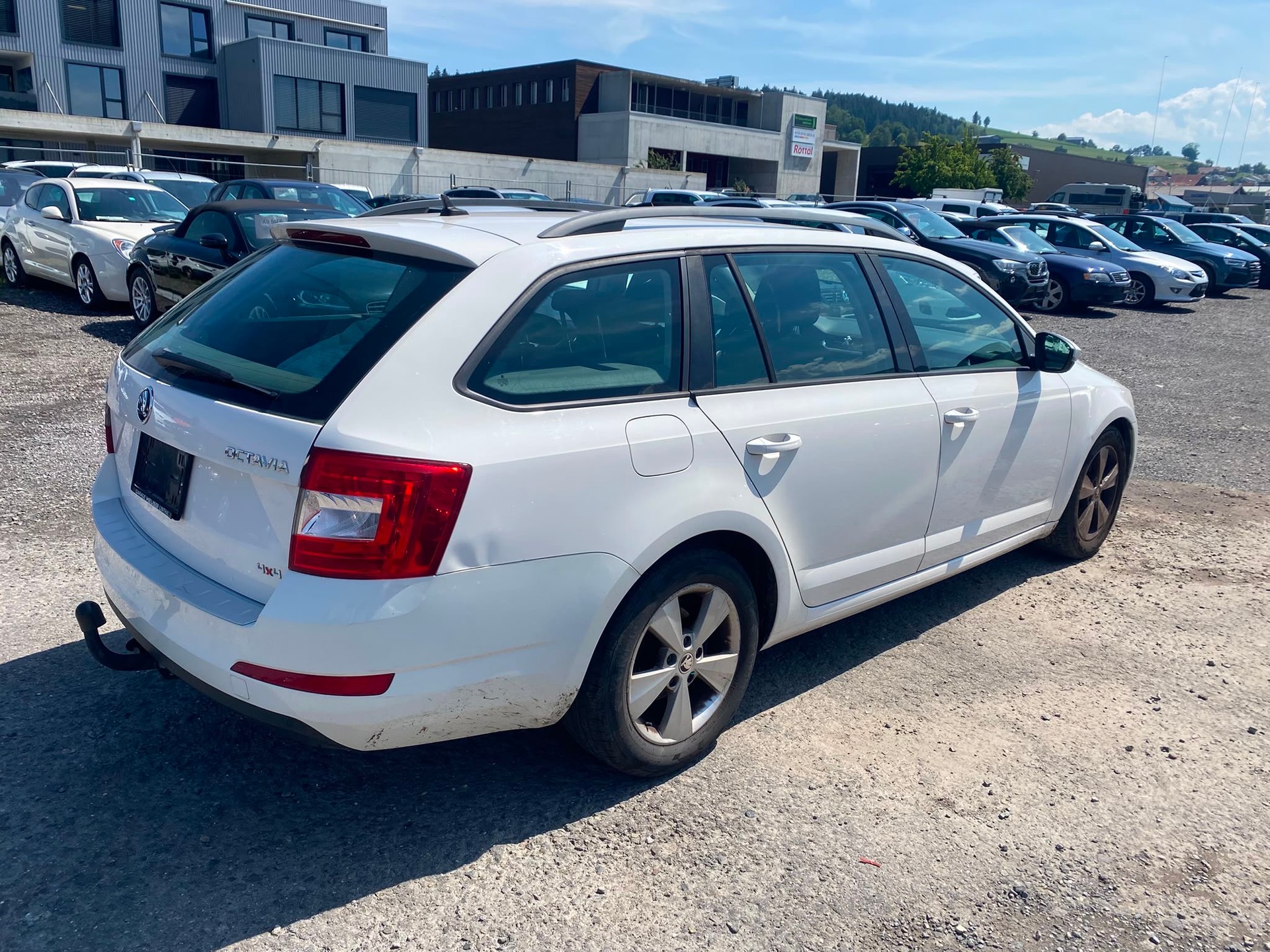 SKODA Octavia Combi 1.8 TSI Ambition 4x4 DSG-image-3