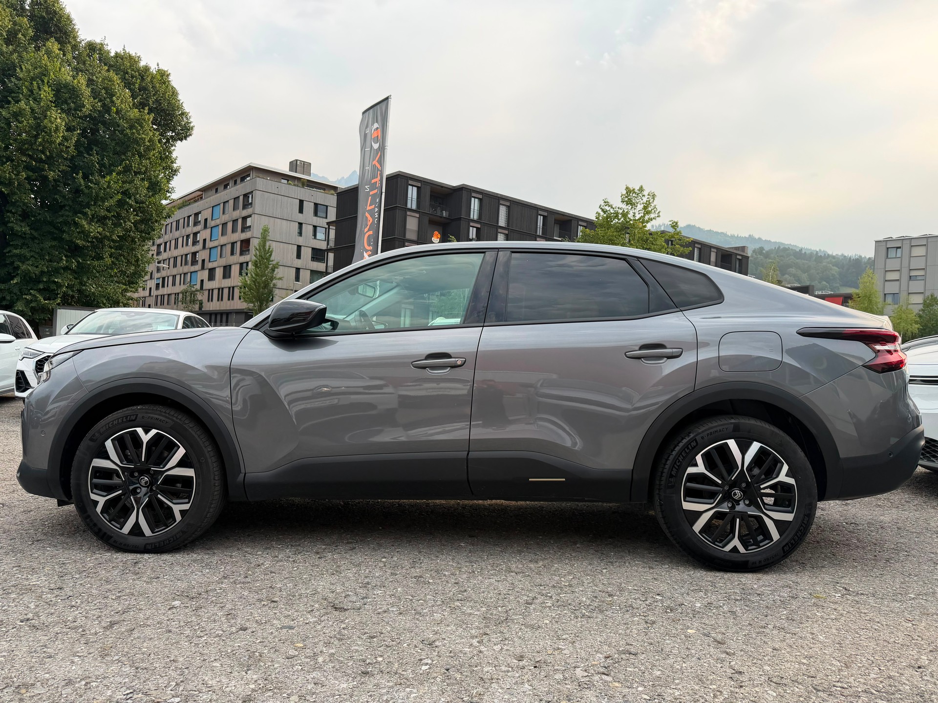 CITROEN C4 X HEV Max e-DCS6-showroom-element-1