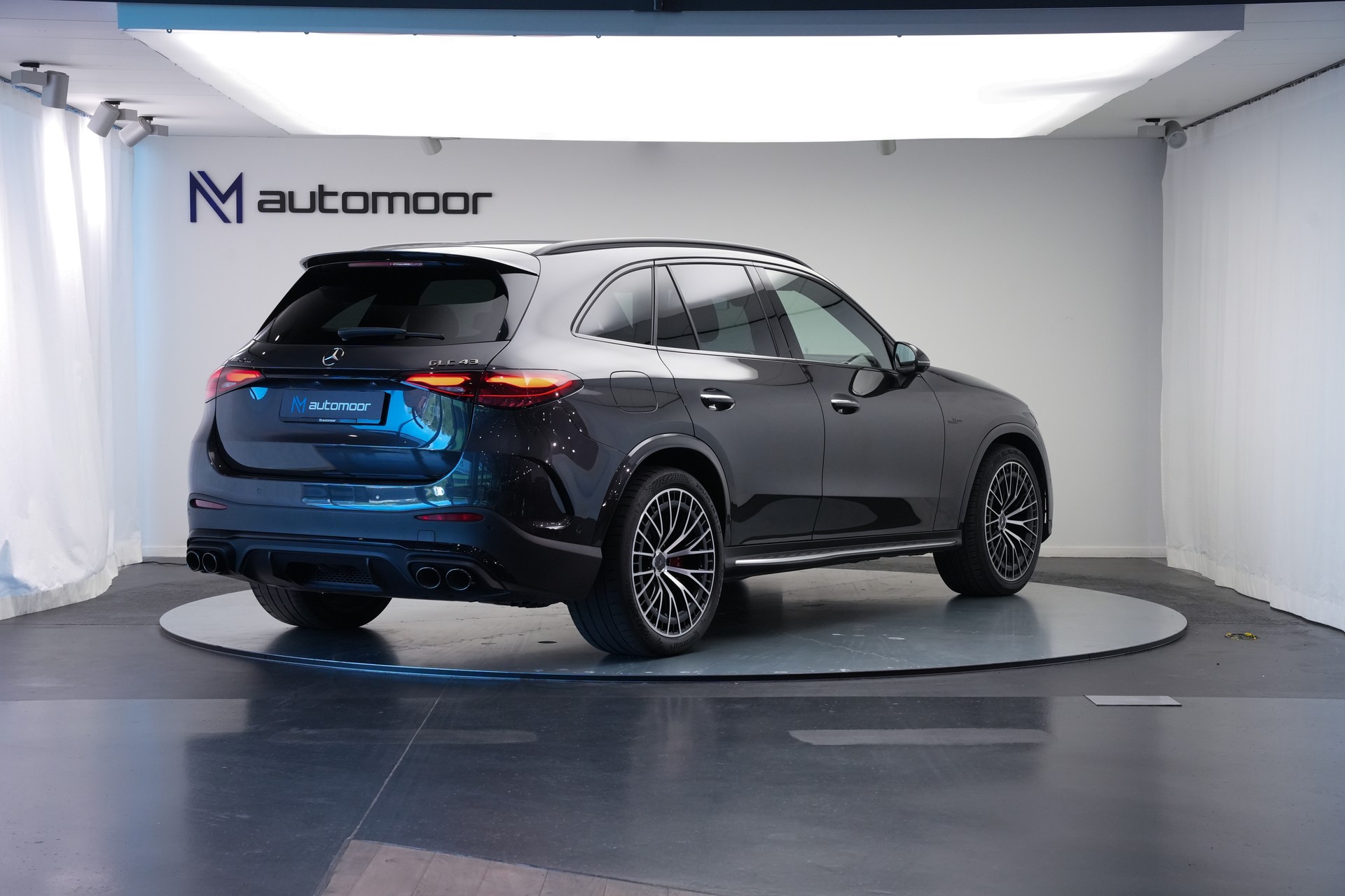MERCEDES-BENZ GLC 43 AMG Executive Edition 4Matic 9G-Tronic *AHK* *Panorama*-image-4