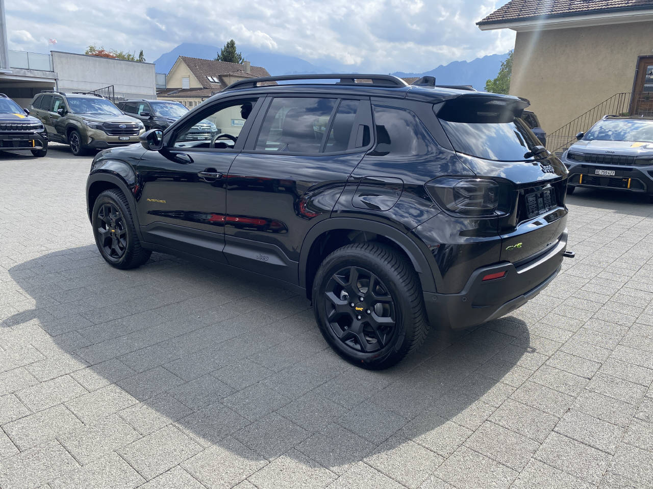 JEEP Avenger 1.2 MHEV The North Face 4xe-image-1