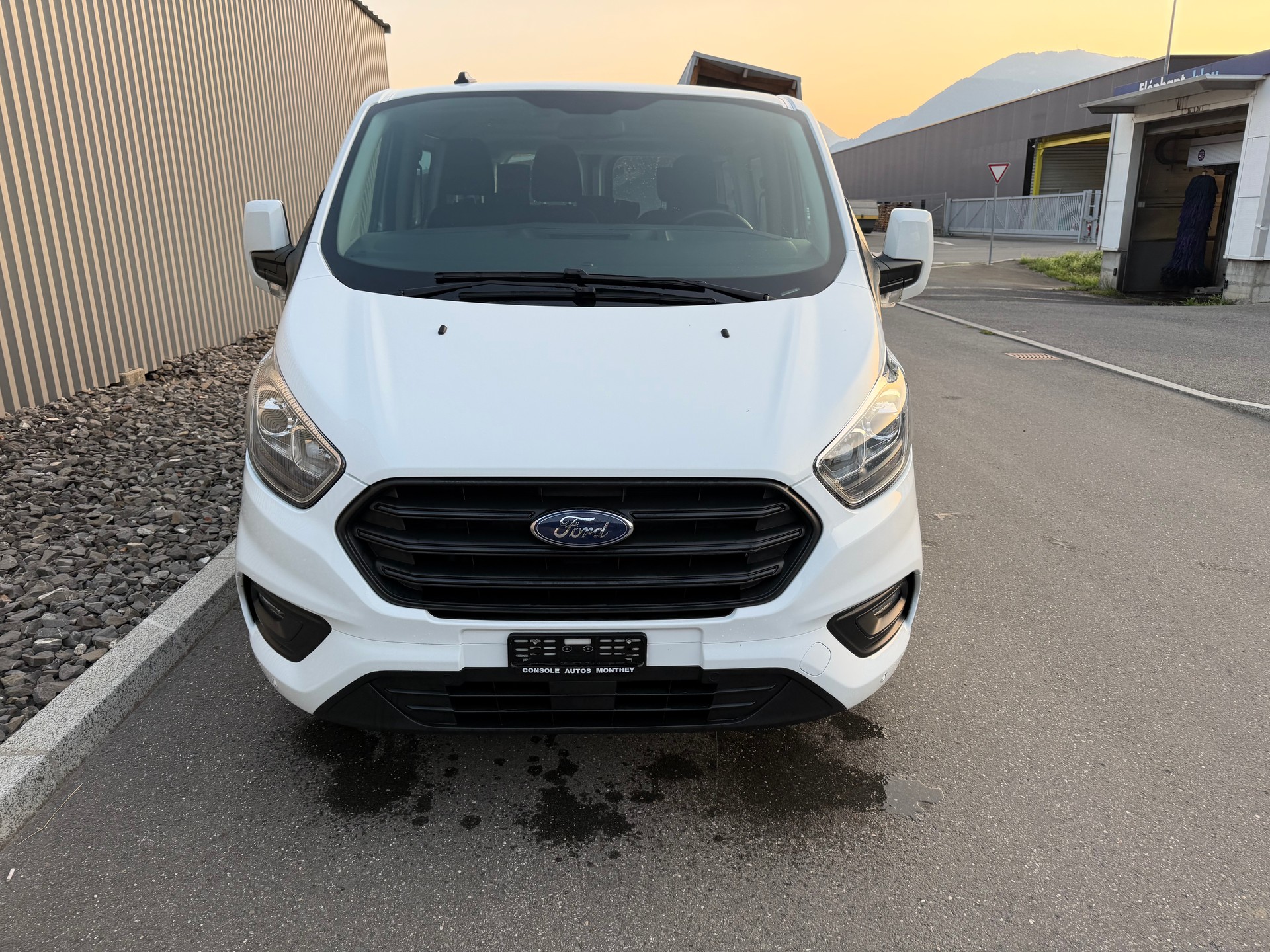 FORD Transit Custom 320 L1H1 Trend —-9 PLACES-showroom-element-2