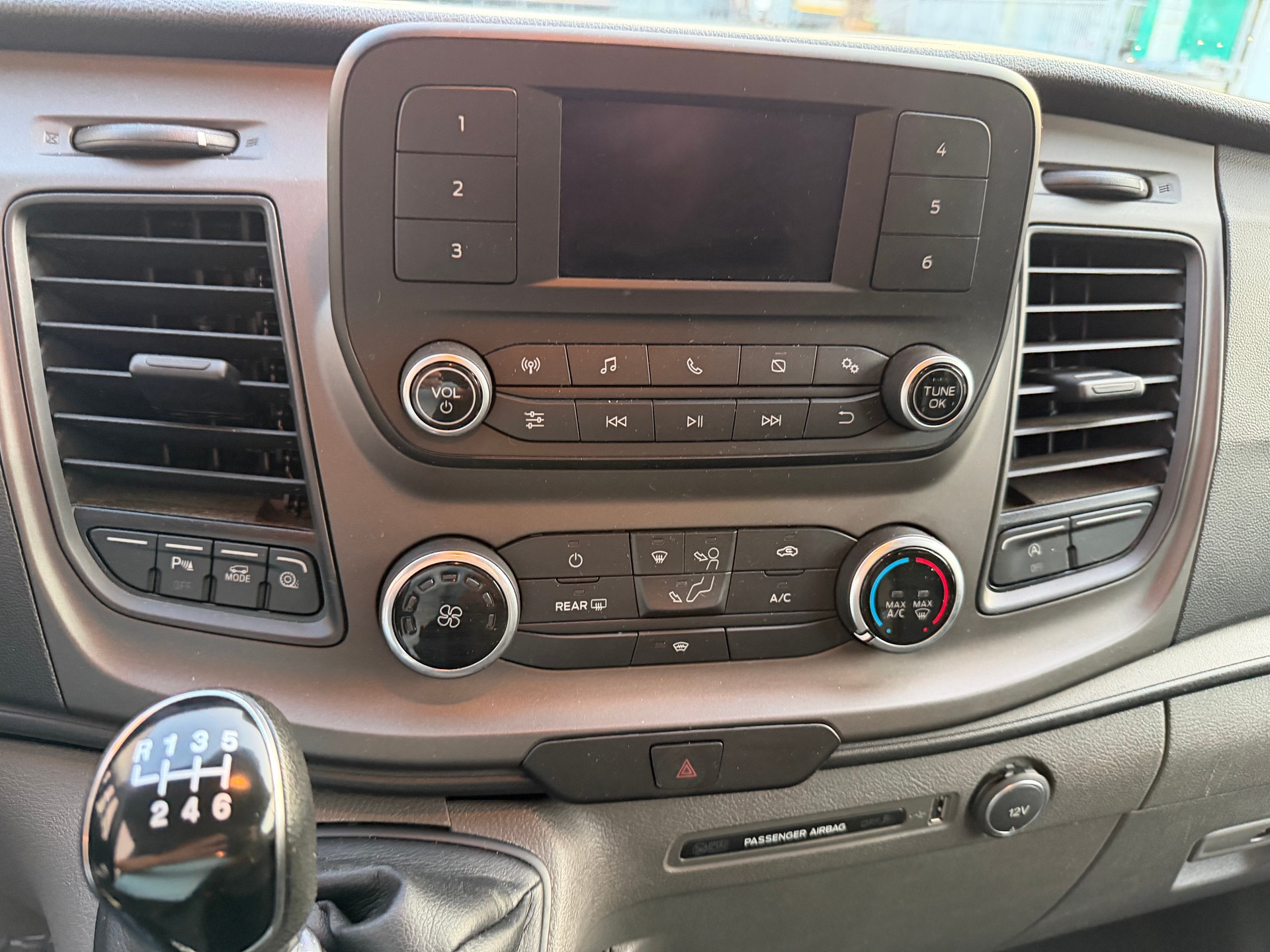FORD Transit Custom 320 L1H1 Trend —-9 PLACES-image-29