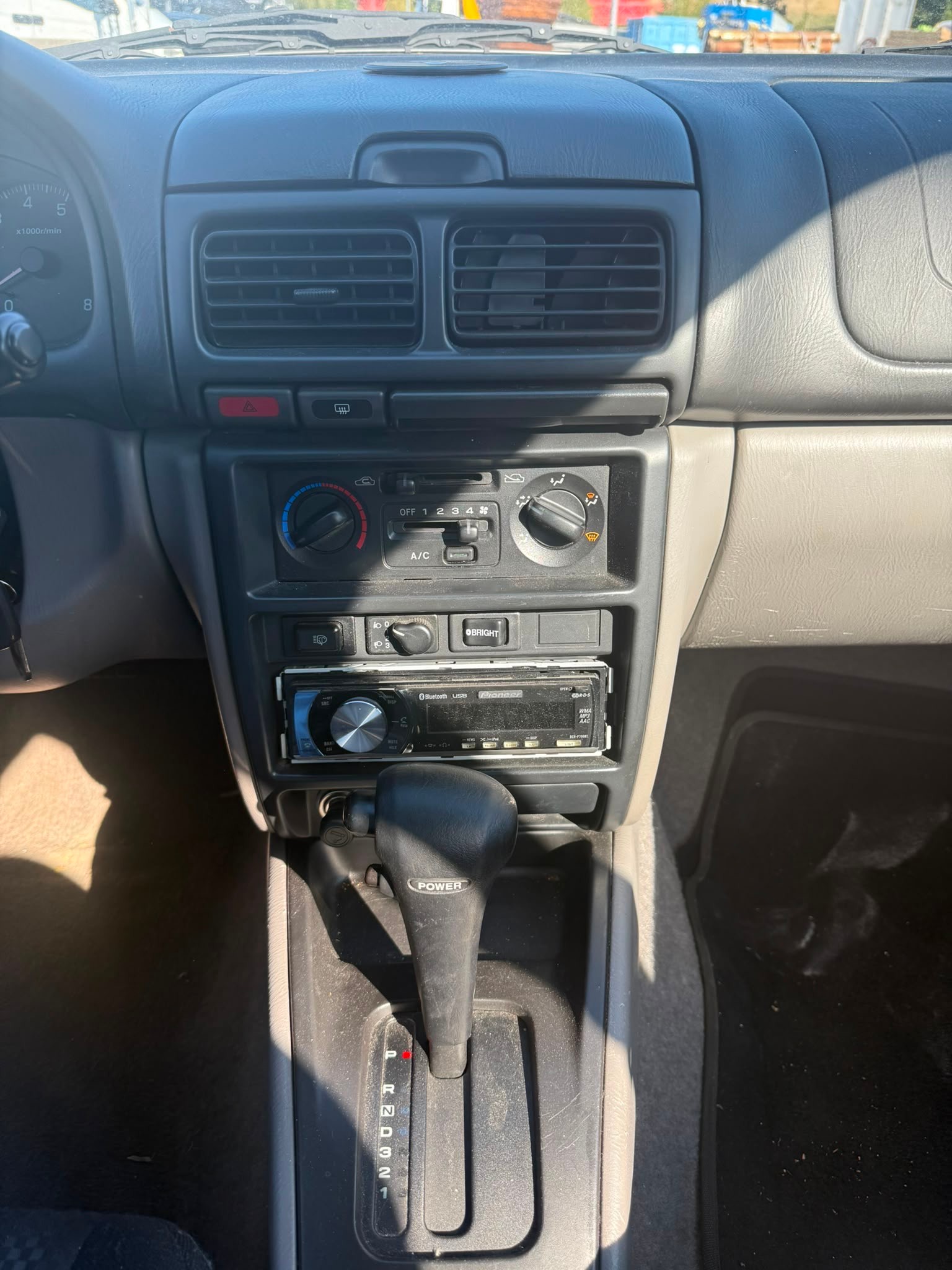 SUBARU Impreza 2.0 A-image-9