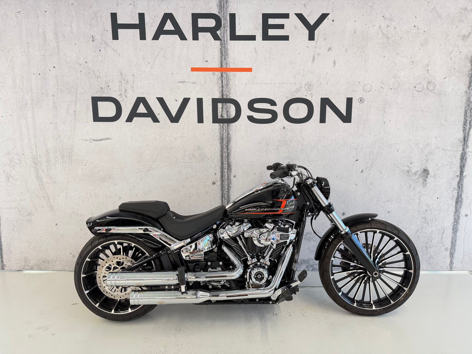 HARLEY-DAVIDSON FXBR Breakout 117-image-0