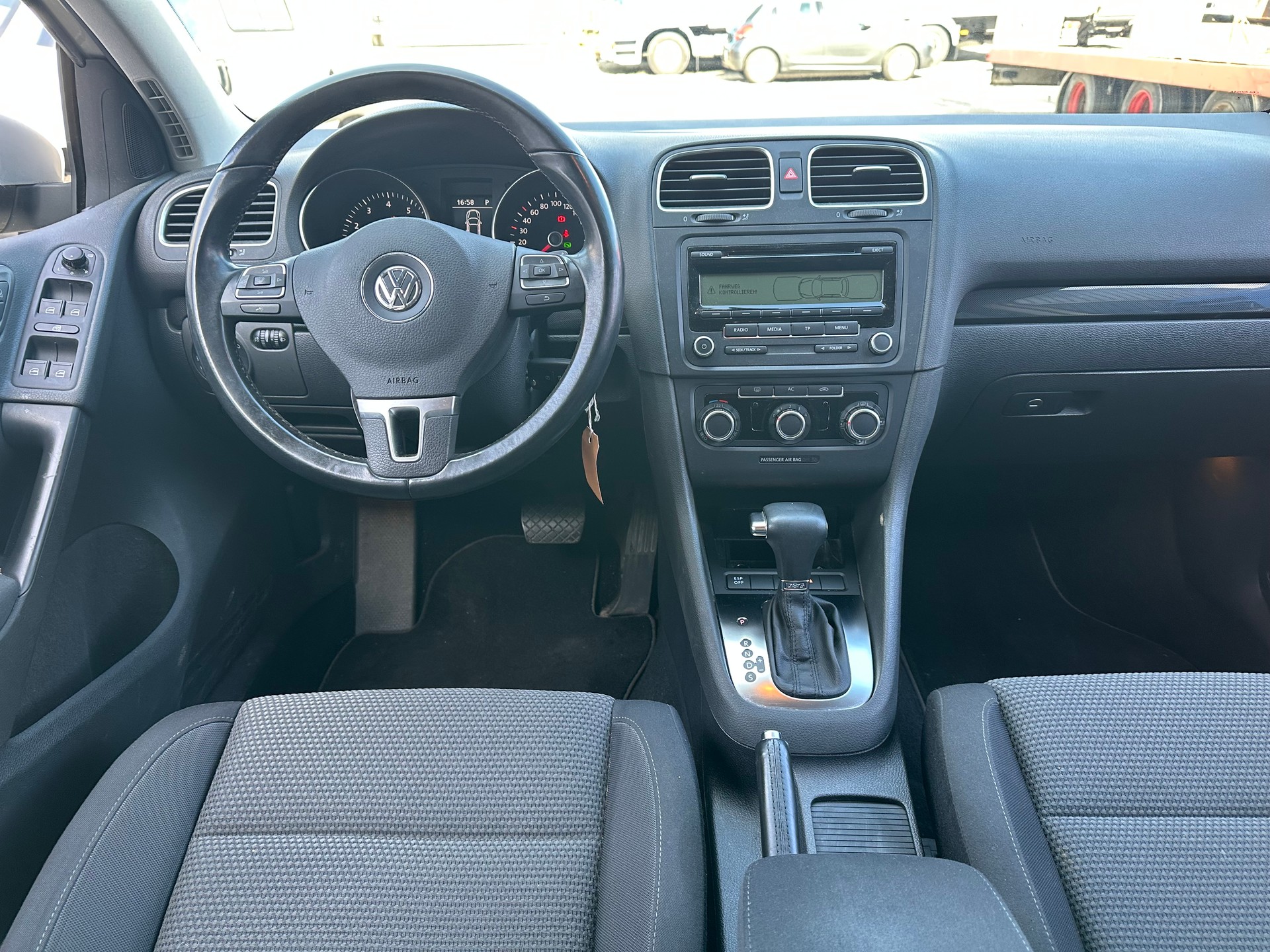 VW Golf 1.4 TSI Team DSG-image-4
