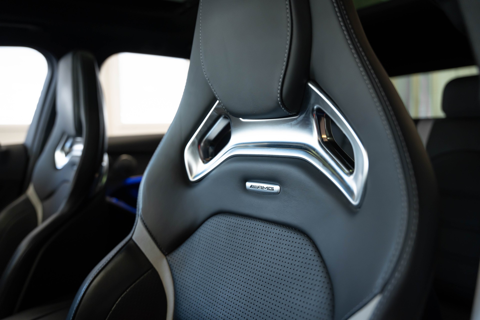MERCEDES-BENZ C 63 S AMG-image-15