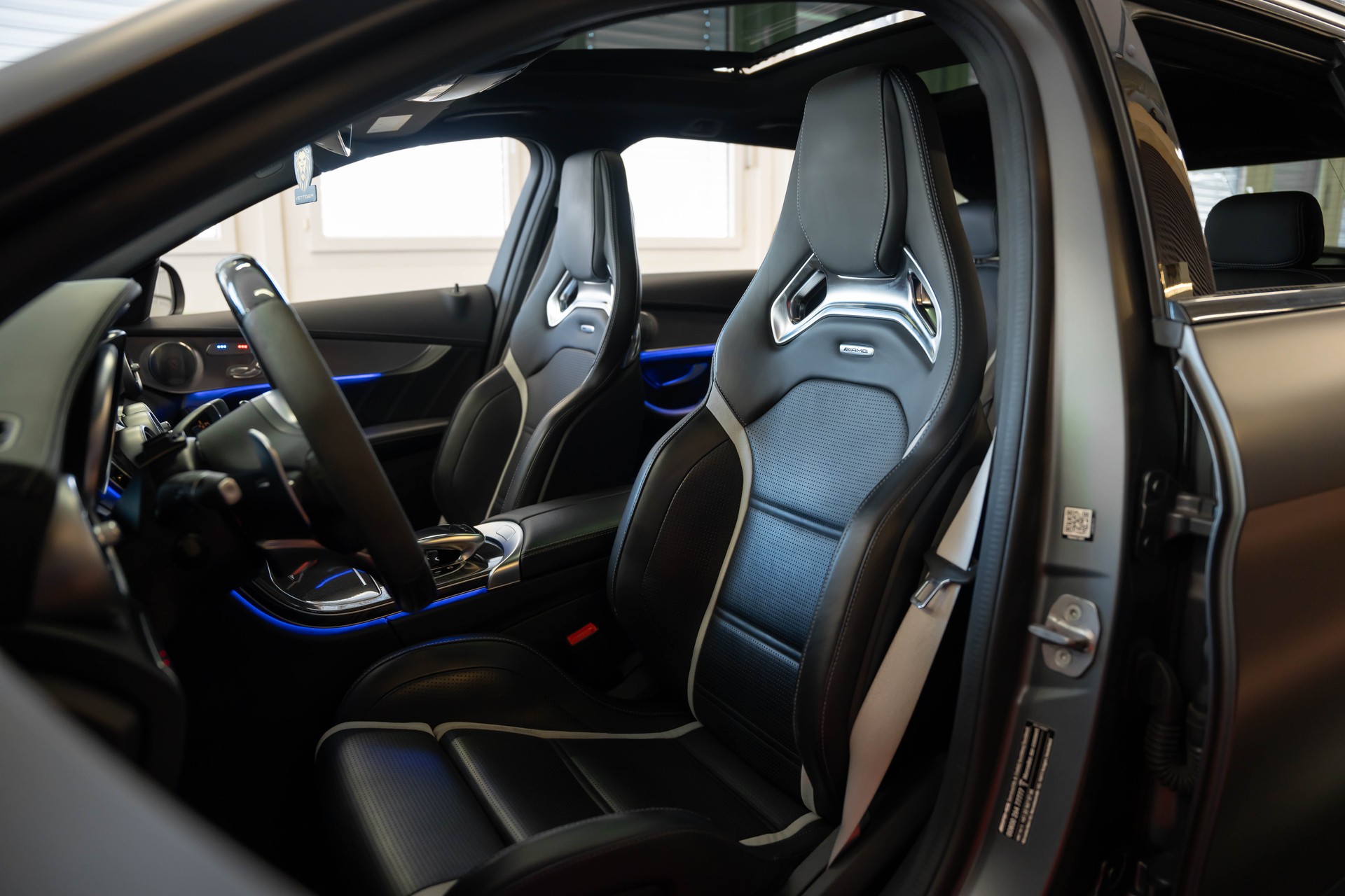 MERCEDES-BENZ C 63 S AMG-image-14