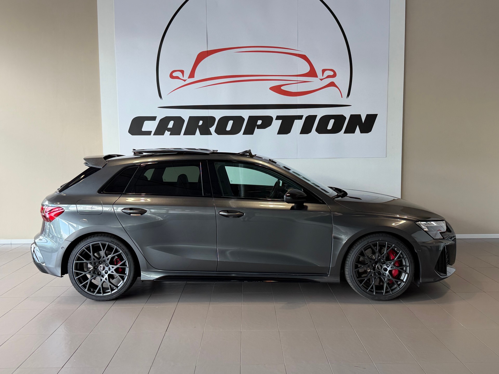 AUDI RS3 Sportback 2.5 TSI quattro S-tronic-image-5