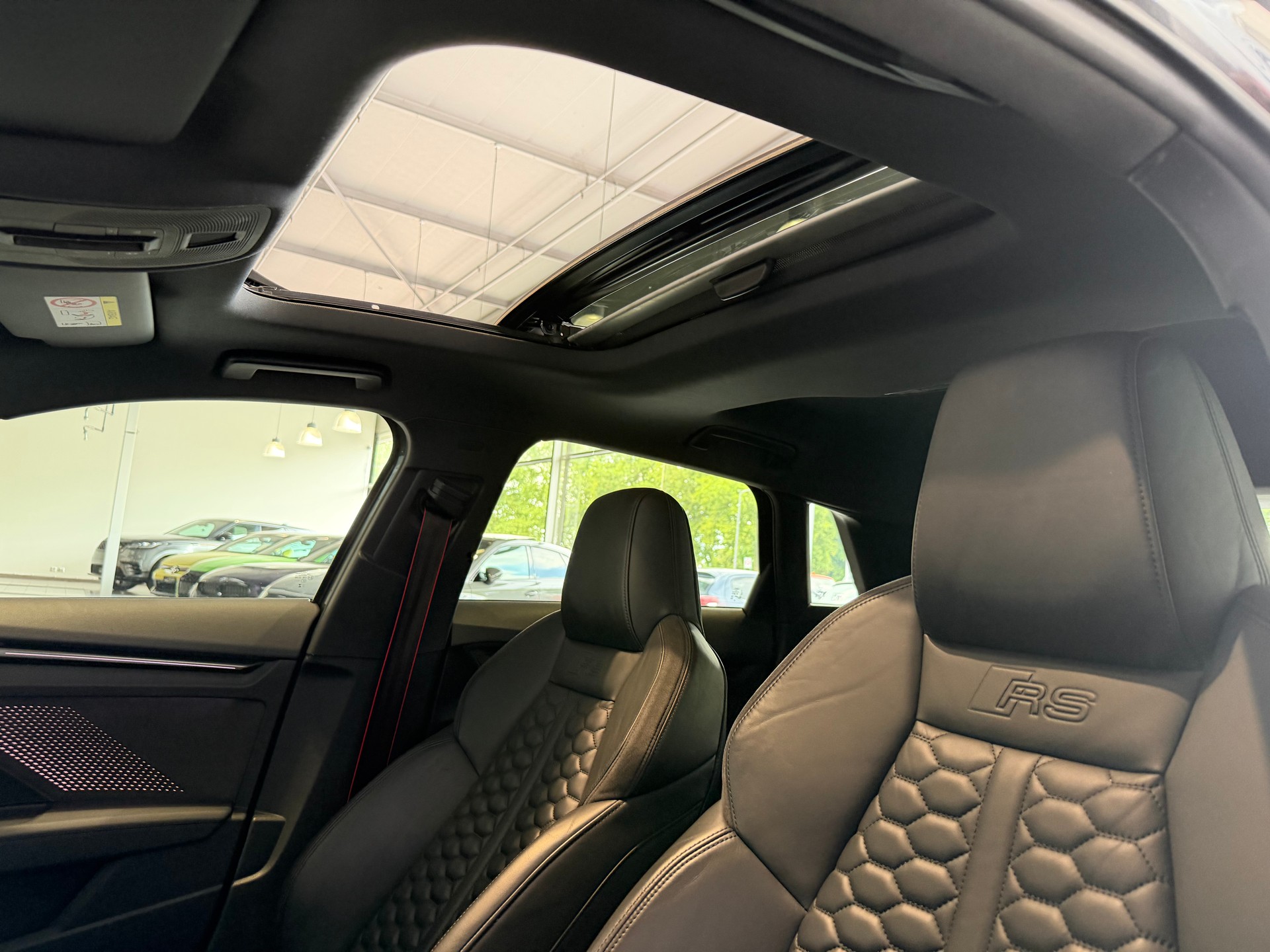 AUDI RS3 Sportback 2.5 TSI quattro S-tronic-image-14