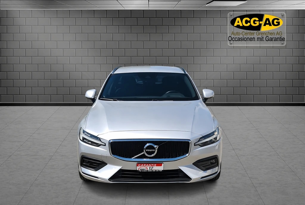 VOLVO V60 D3 AWD Momentum Geartronic ** CH-Fahrzeug mit Gratis Service Paket 150000 km oder 10 Jahre **-showroom-element-1
