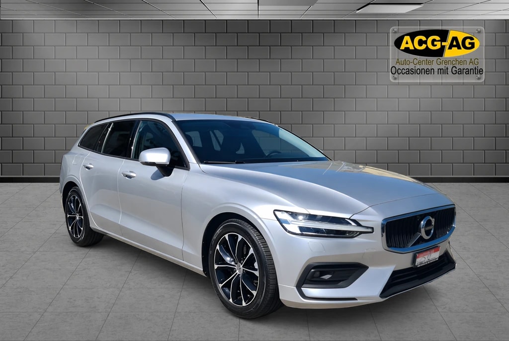VOLVO V60 D3 AWD Momentum Geartronic ** CH-Fahrzeug mit Gratis Service Paket 150000 km oder 10 Jahre **