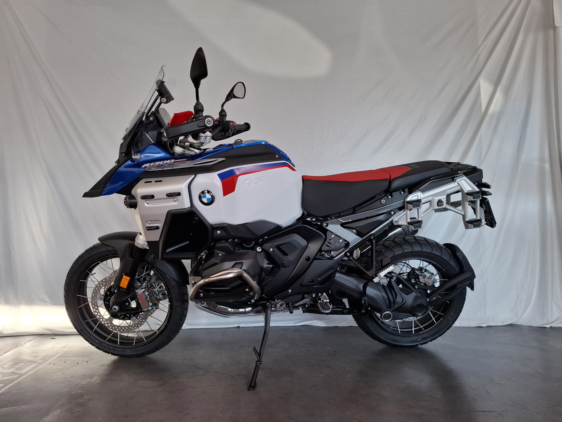 BMW R 1300 GS Adventure-image-3