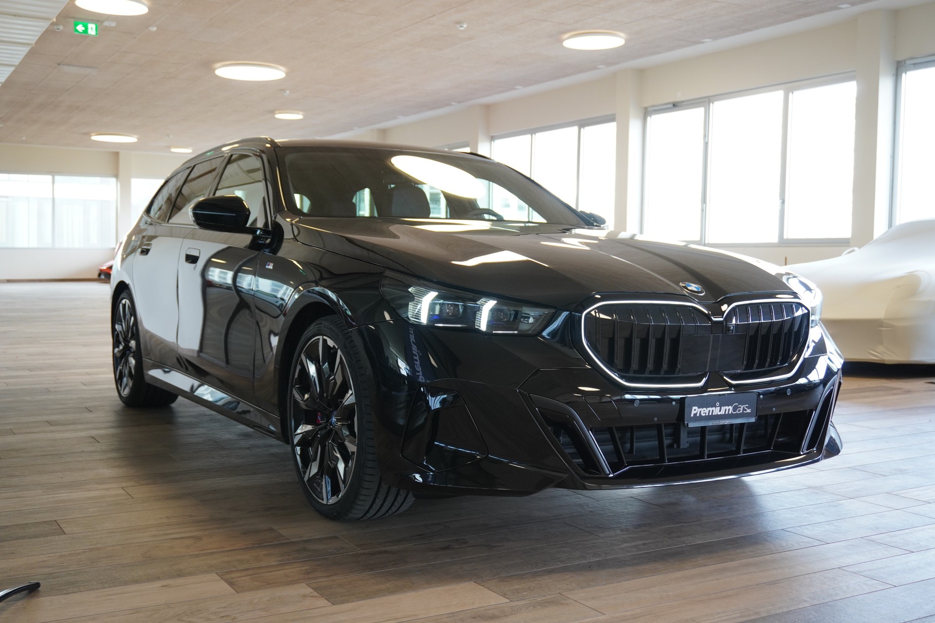 BMW 540d xDrive 48V Touring M Sport Pro Steptronic-showroom-element-2