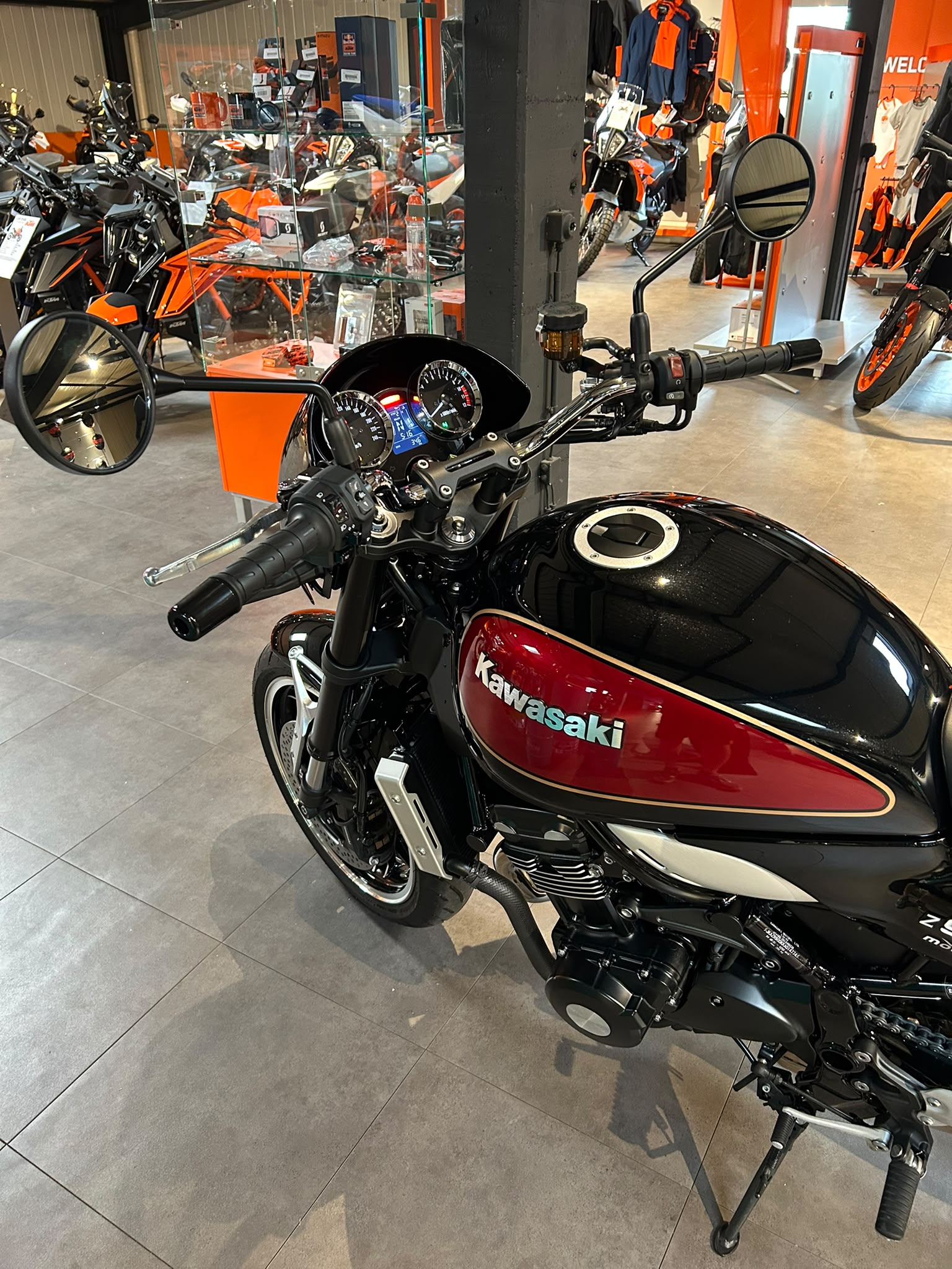KAWASAKI Z 900 RS-image-3